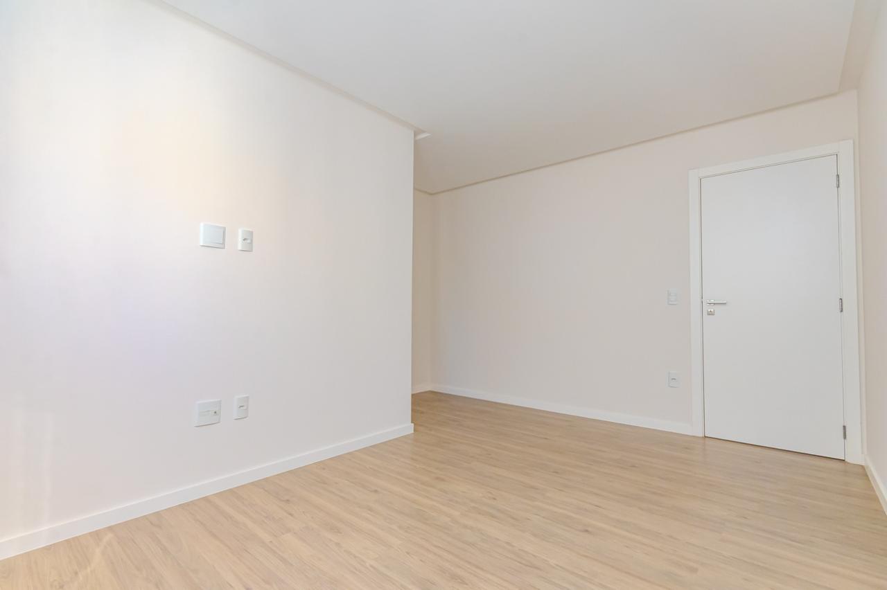Apartamento no Edifício Place Vendôme em Itapema - foto 26