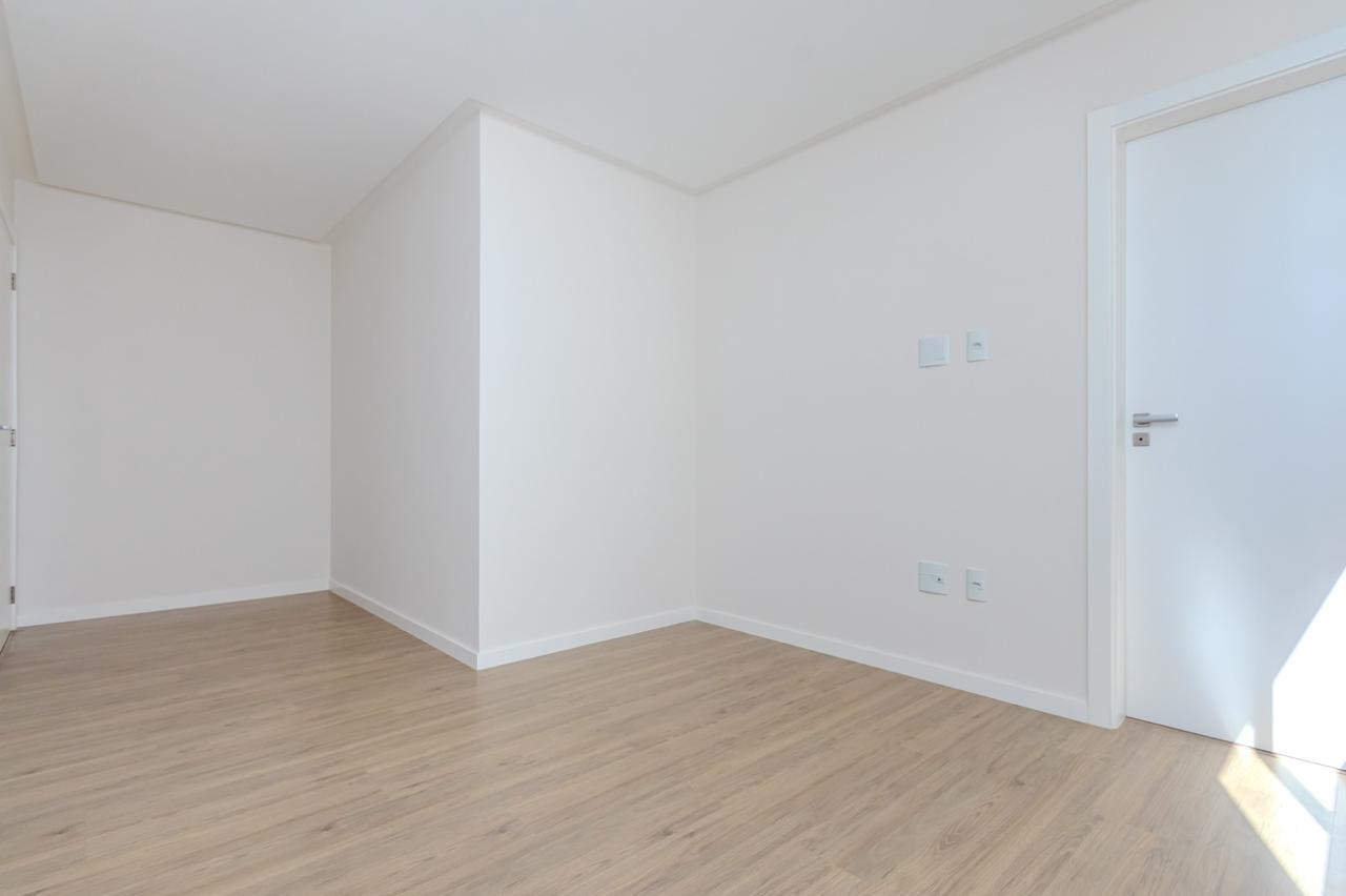 Apartamento no Edifício Place Vendôme em Itapema - foto 28