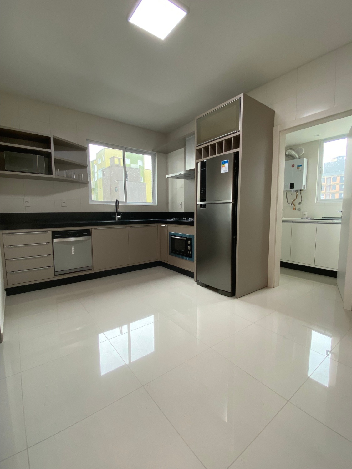 Apartamento no Edifício Central Tower em Itapema - foto 5