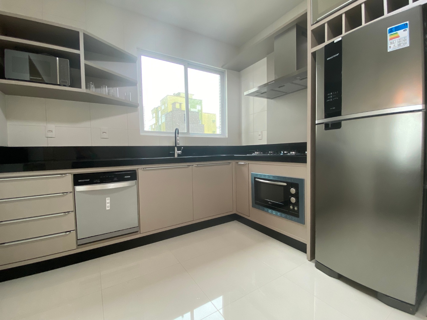 Apartamento no Edifício Central Tower em Itapema - foto 6
