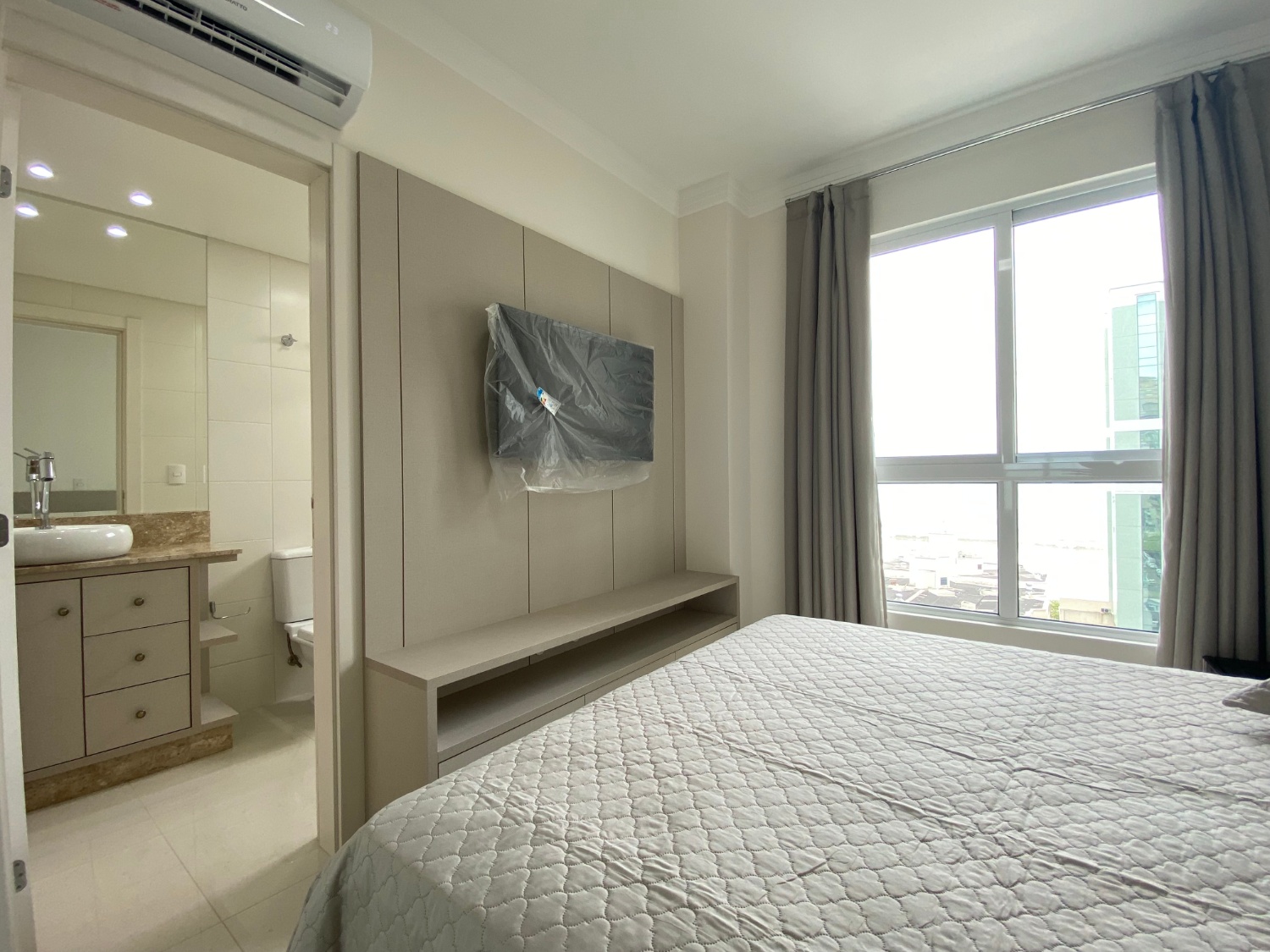 Apartamento no Edifício Central Tower em Itapema - foto 8