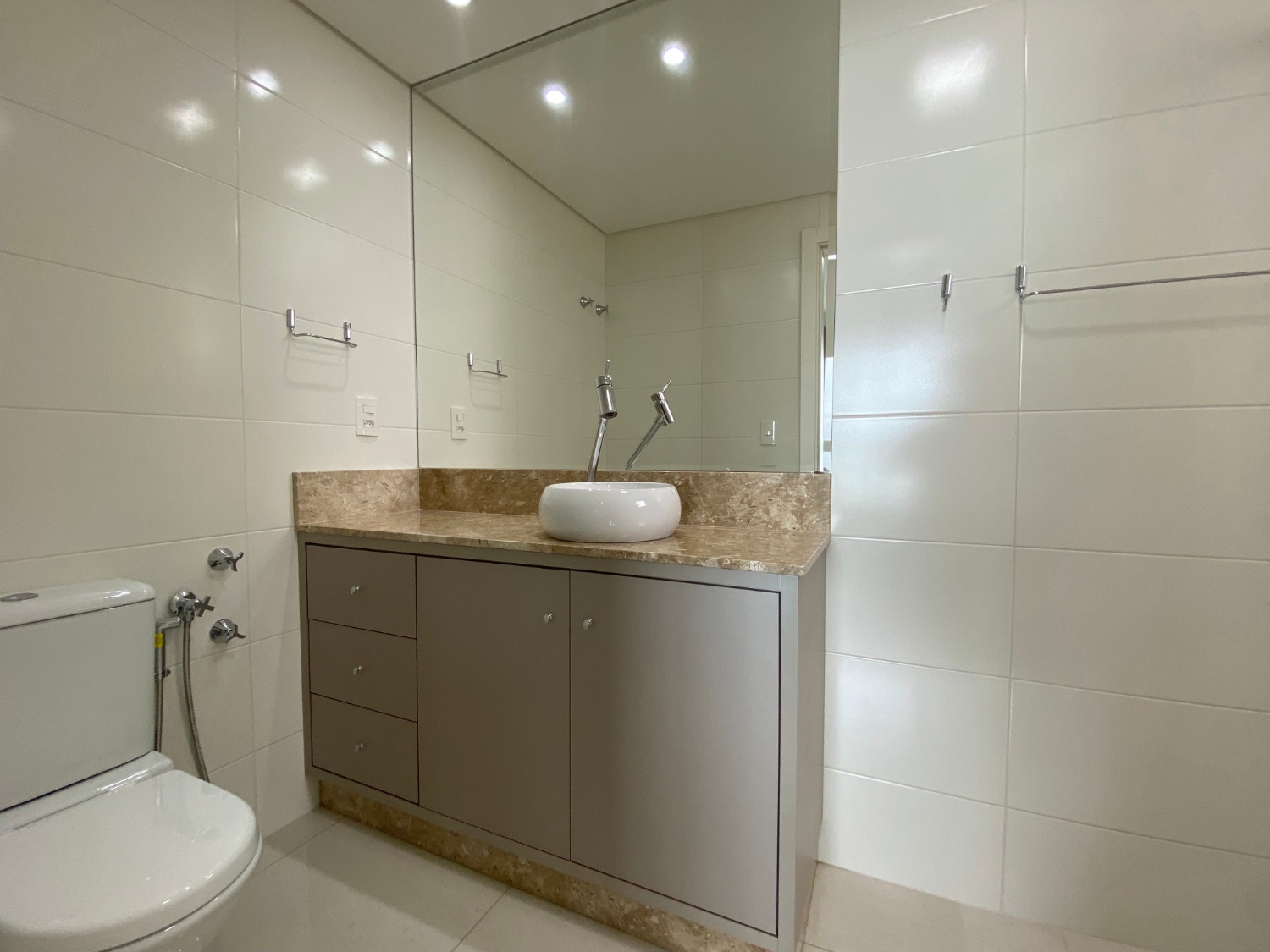 Apartamento no Edifício Central Tower em Itapema - foto 13