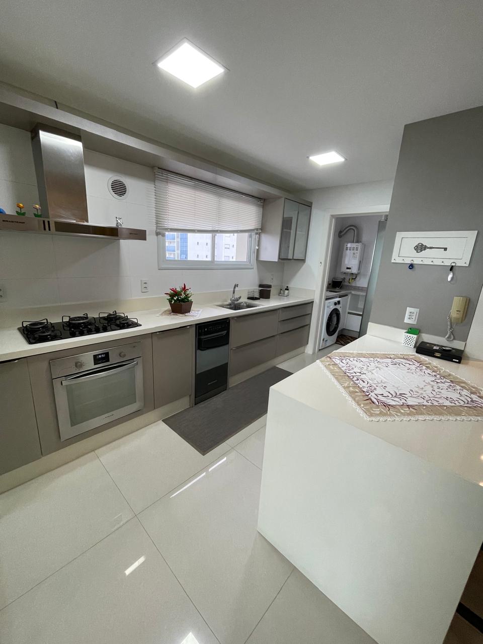 Apartamento no Edifício Maison Paris em Itapema - foto 4