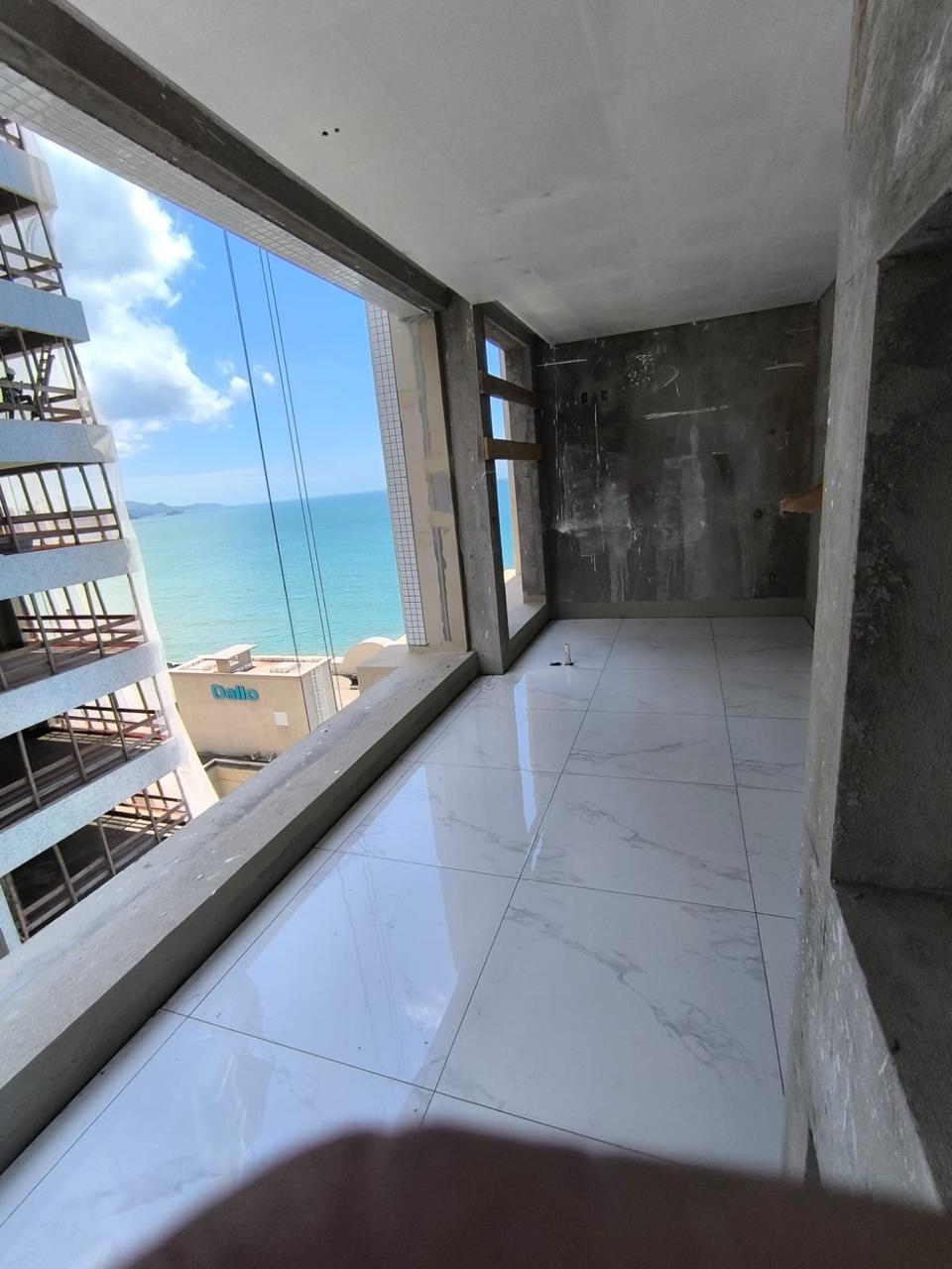 Apartamento no Edifício Victor Emmanuel em Itapema - foto 12