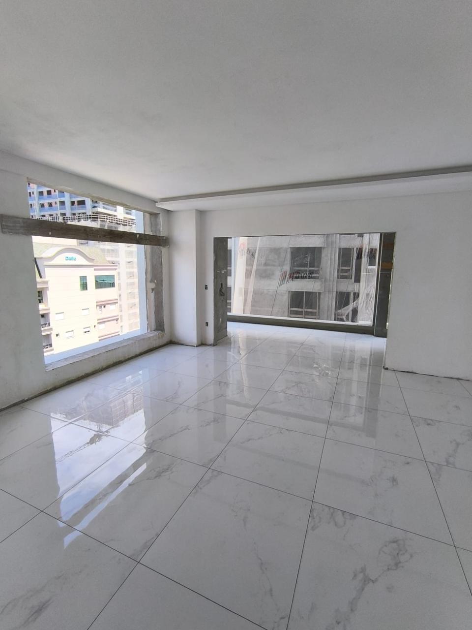 Apartamento no Edifício Victor Emmanuel em Itapema - foto 14
