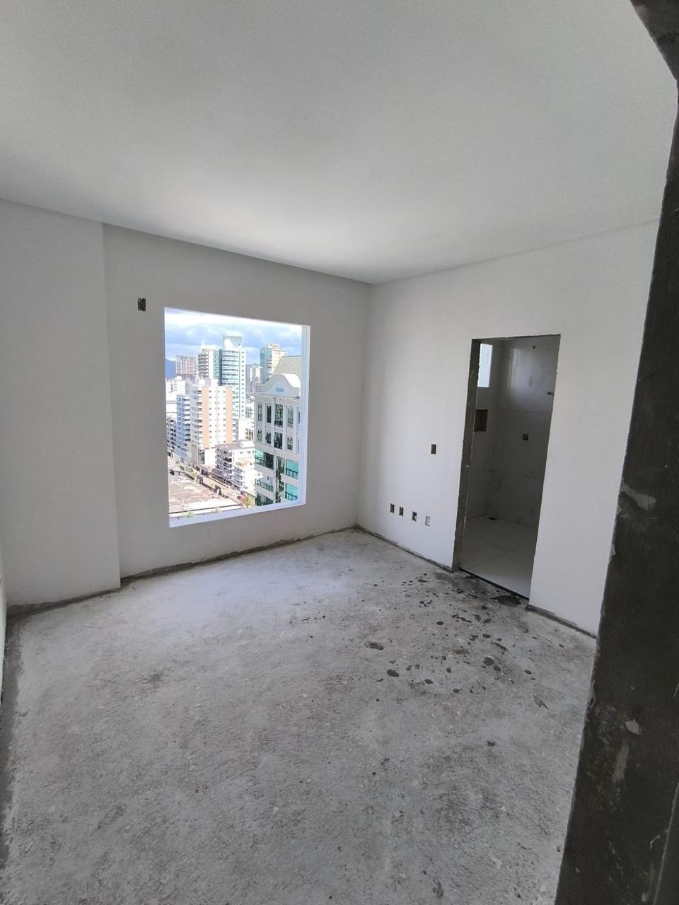Apartamento no Edifício Victor Emmanuel em Itapema - foto 16