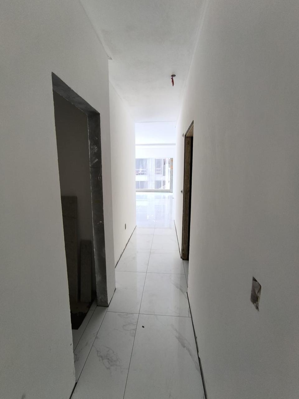 Apartamento no Edifício Victor Emmanuel em Itapema - foto 18