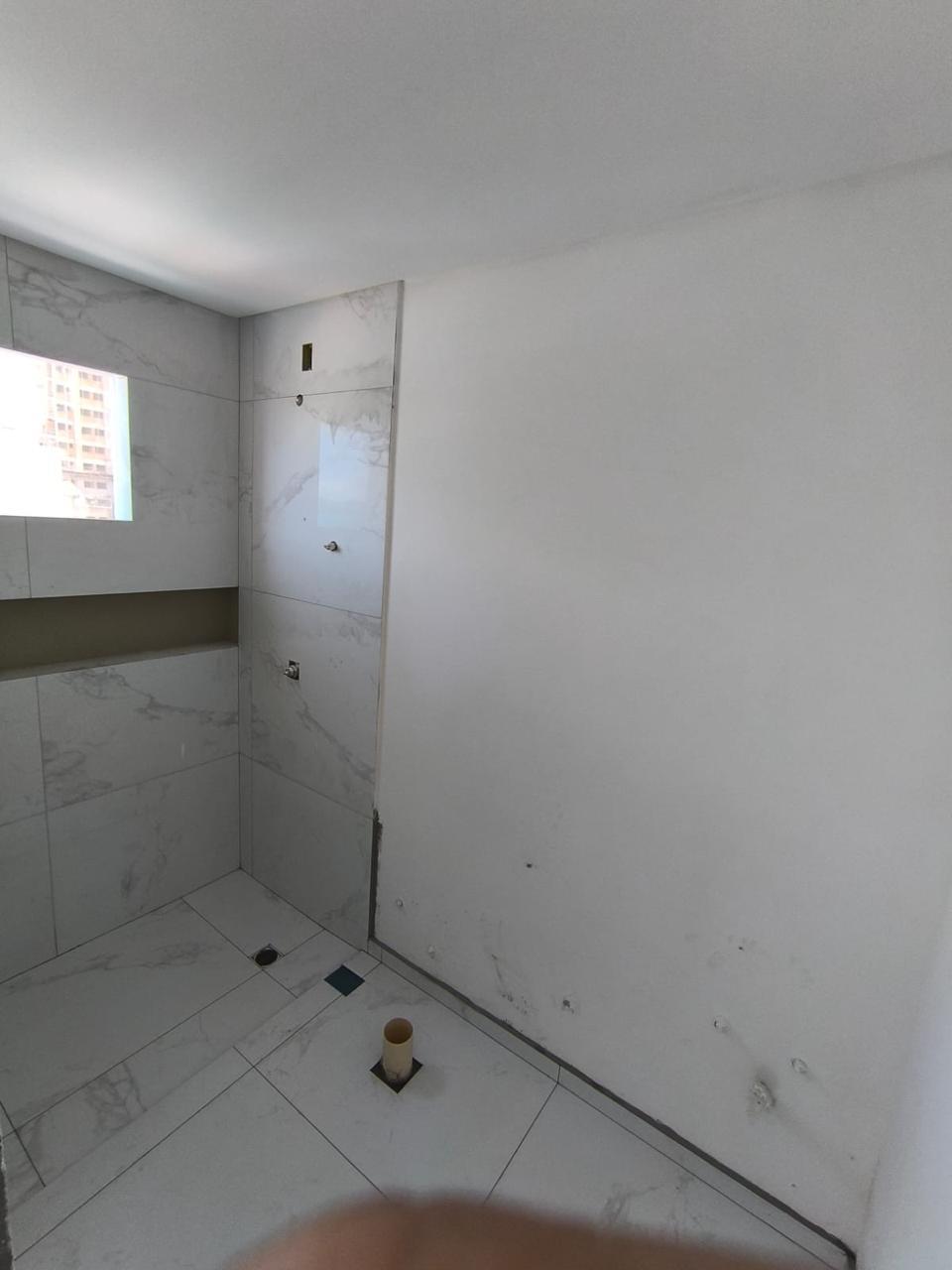 Apartamento no Edifício Victor Emmanuel em Itapema - foto 19
