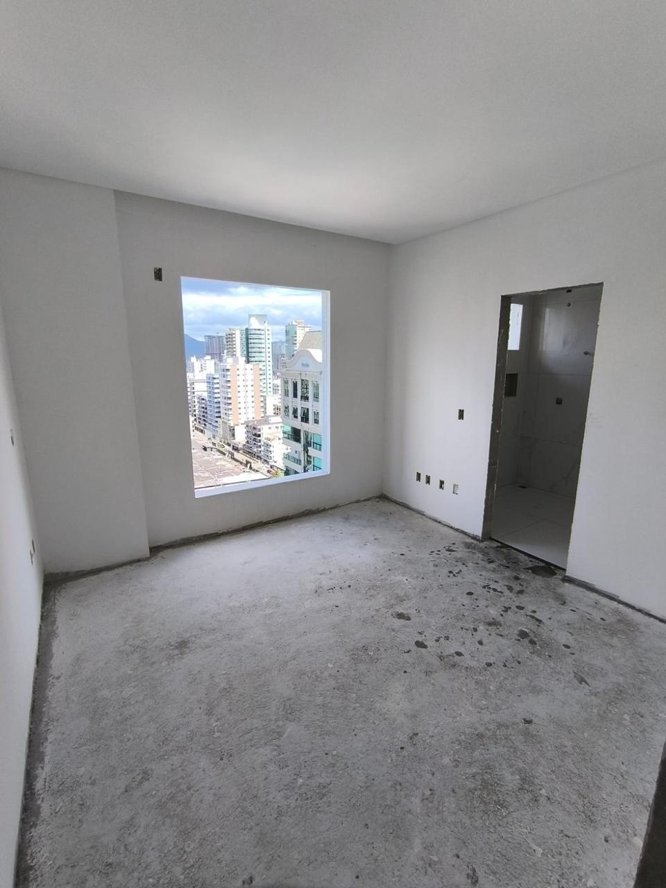 Apartamento no Edifício Victor Emmanuel em Itapema - foto 24