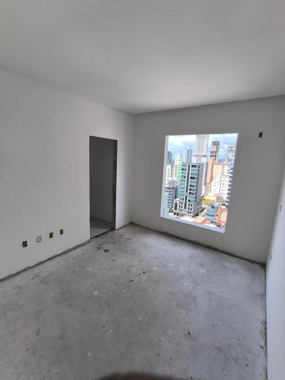 Apartamento no Edifício Victor Emmanuel em Itapema - foto 26