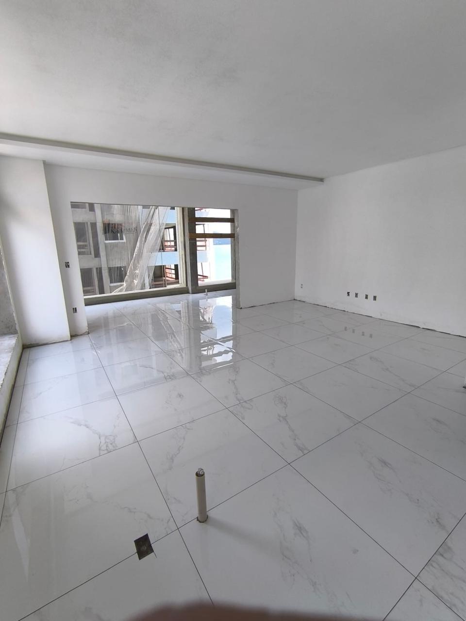 Apartamento no Edifício Victor Emmanuel em Itapema - foto 27