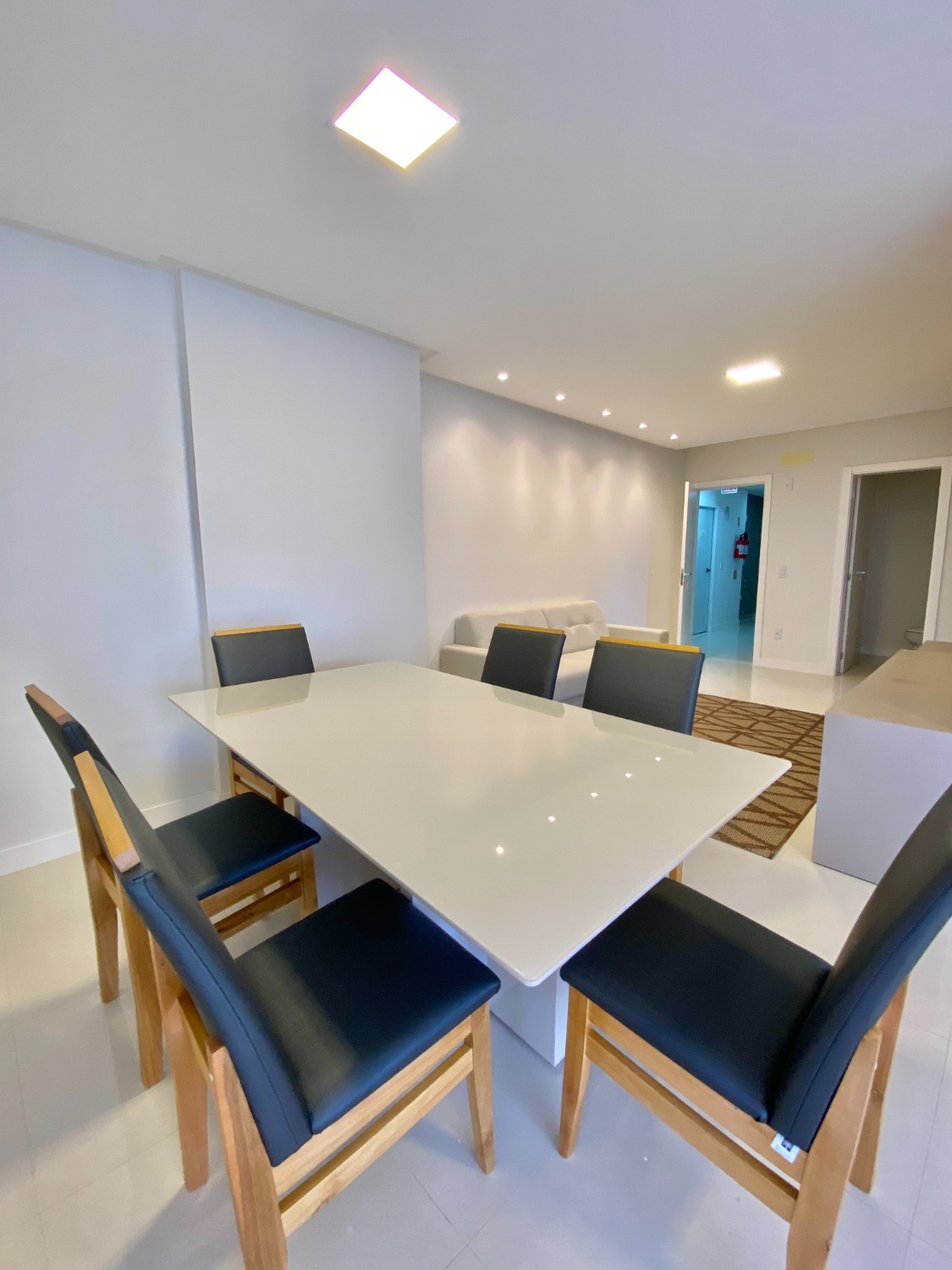 Apartamento no Edifício Chateau Unique em Itapema - foto 4