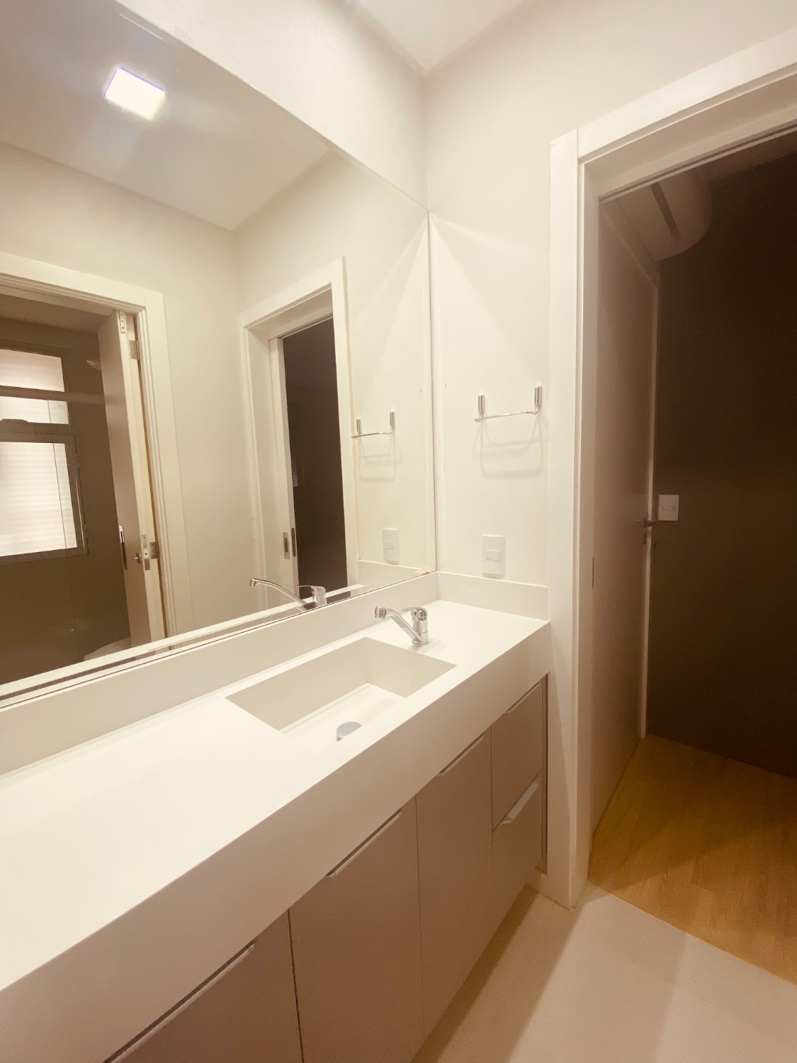 Apartamento no Edifício Chateau Unique em Itapema - foto 9