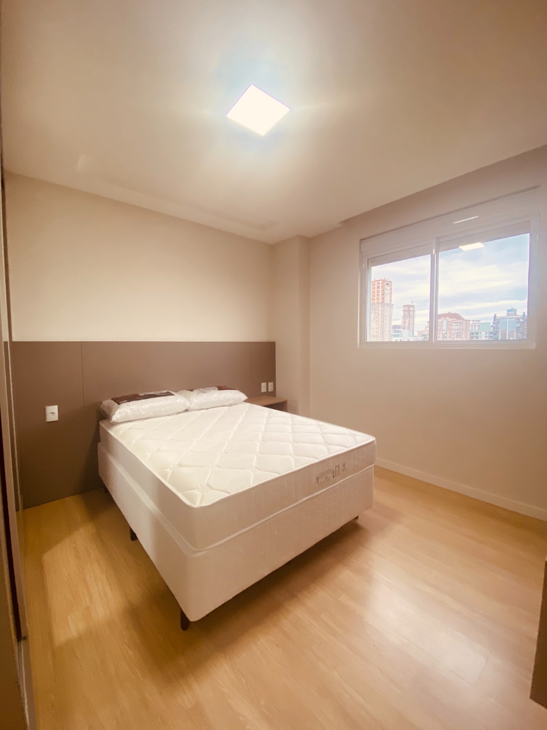 Apartamento no Edifício Chateau Unique em Itapema - foto 10