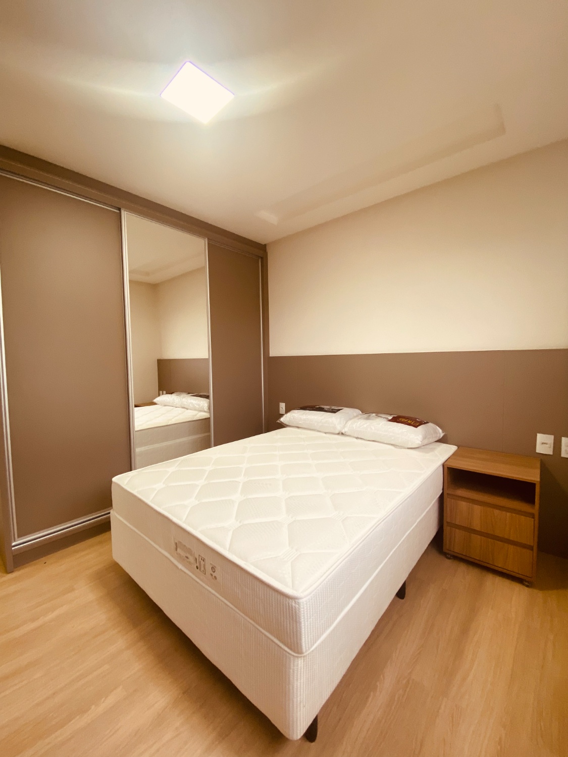 Apartamento no Edifício Chateau Unique em Itapema - foto 11