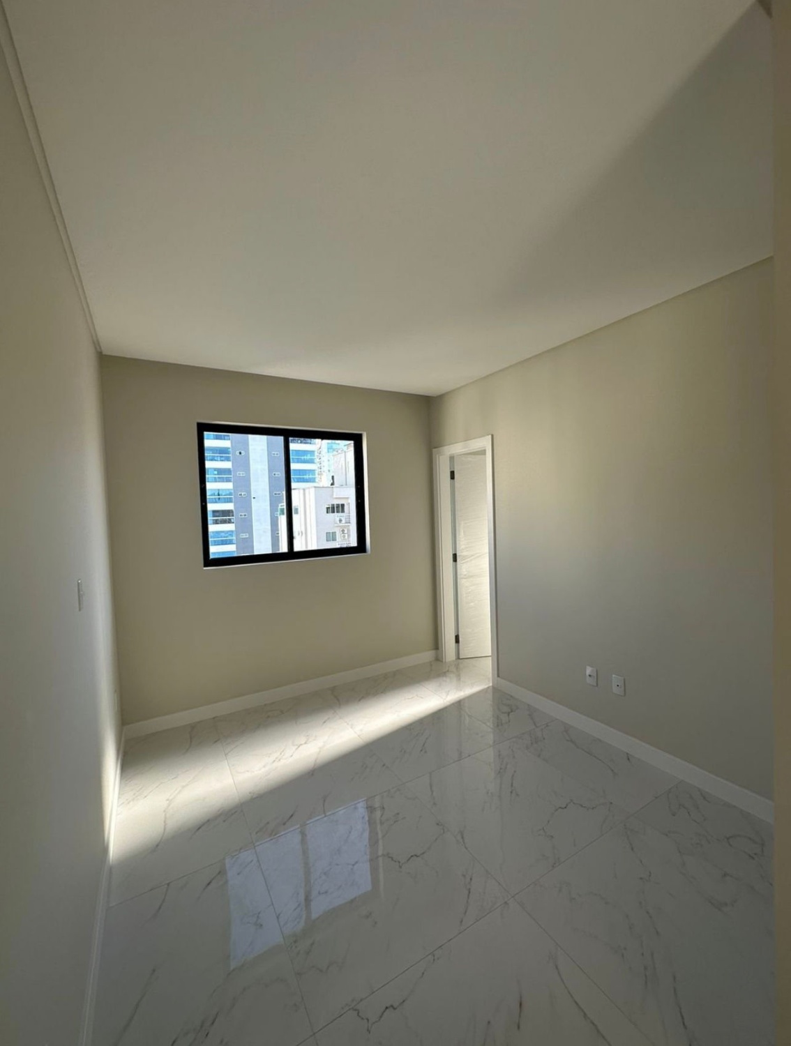 Apartamento no Edifício Linder Palace em Itapema - foto 3