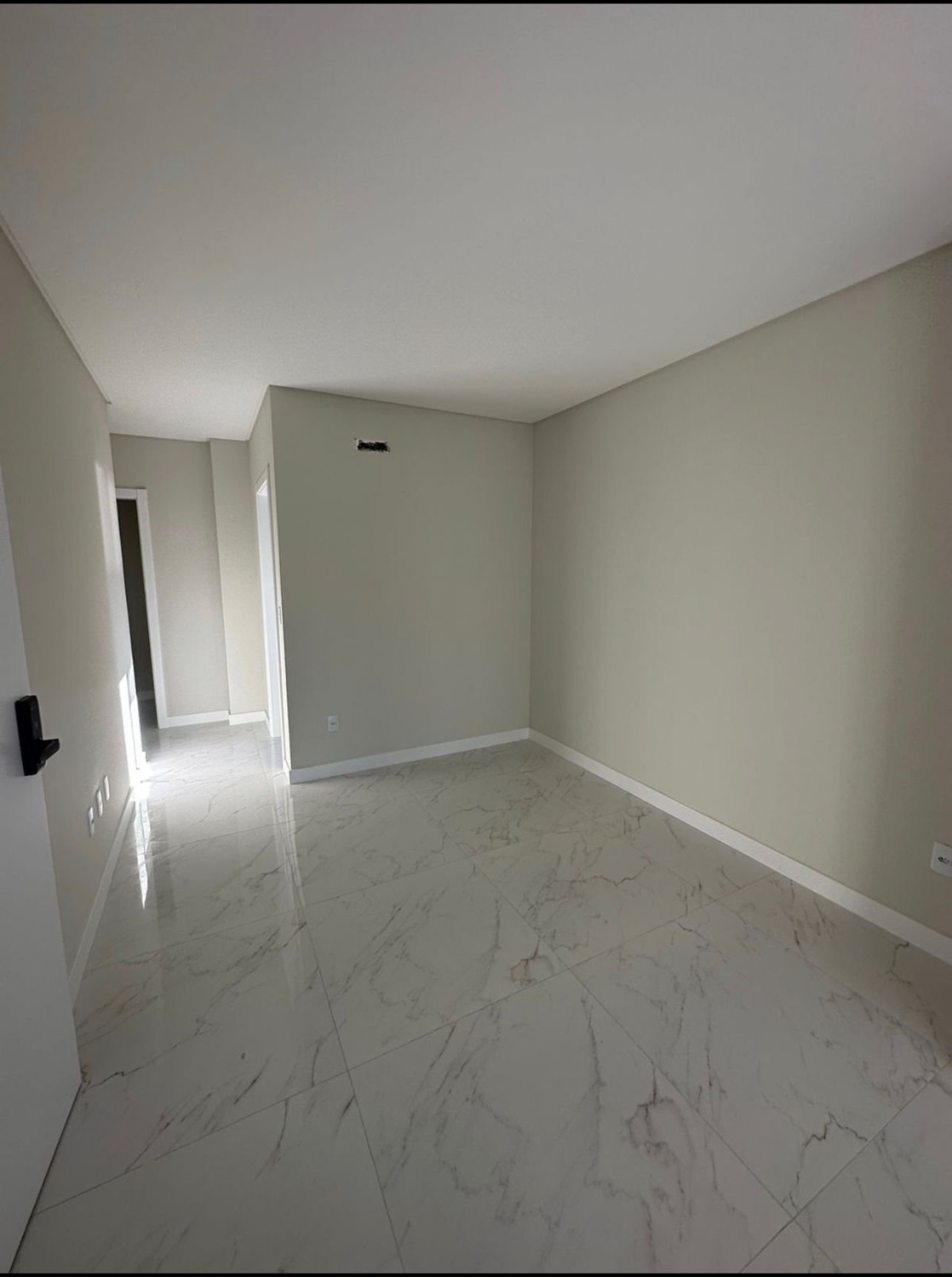 Apartamento no Edifício Linder Palace em Itapema - foto 4