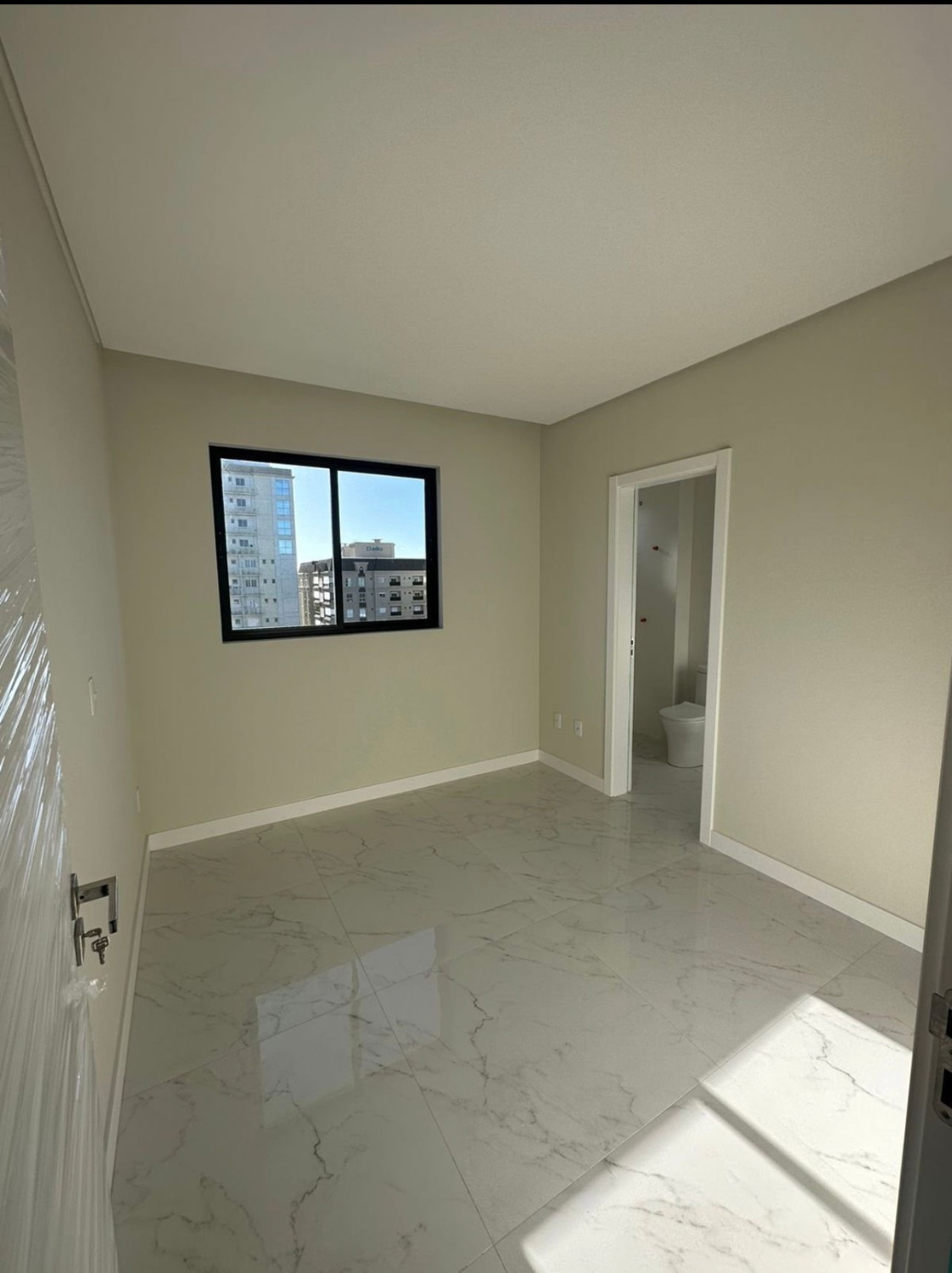 Apartamento no Edifício Linder Palace em Itapema - foto 5