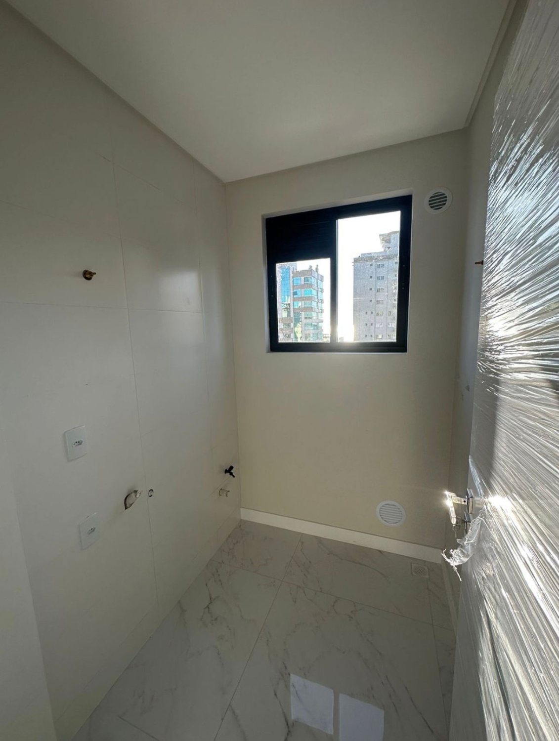 Apartamento no Edifício Linder Palace em Itapema - foto 6