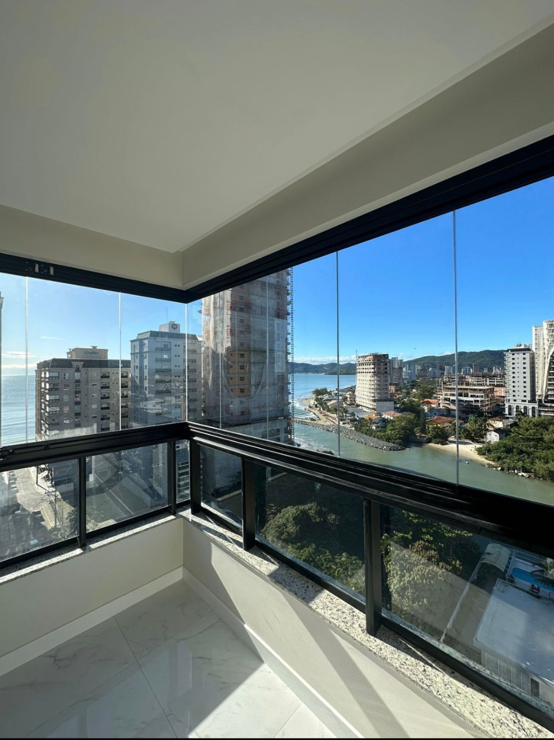 Apartamento no Edifício Linder Palace em Itapema - foto 7