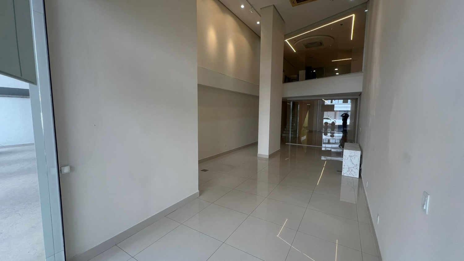 Sala Comercial no Edifício Le Majestic Residence em Balneário Camboriú - foto 5