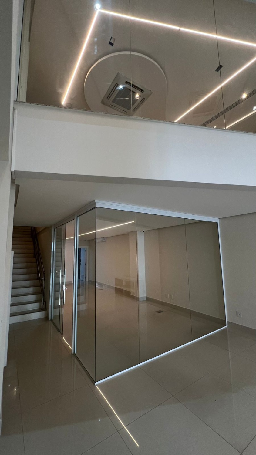 Sala Comercial no Edifício Le Majestic Residence em Balneário Camboriú - foto 10