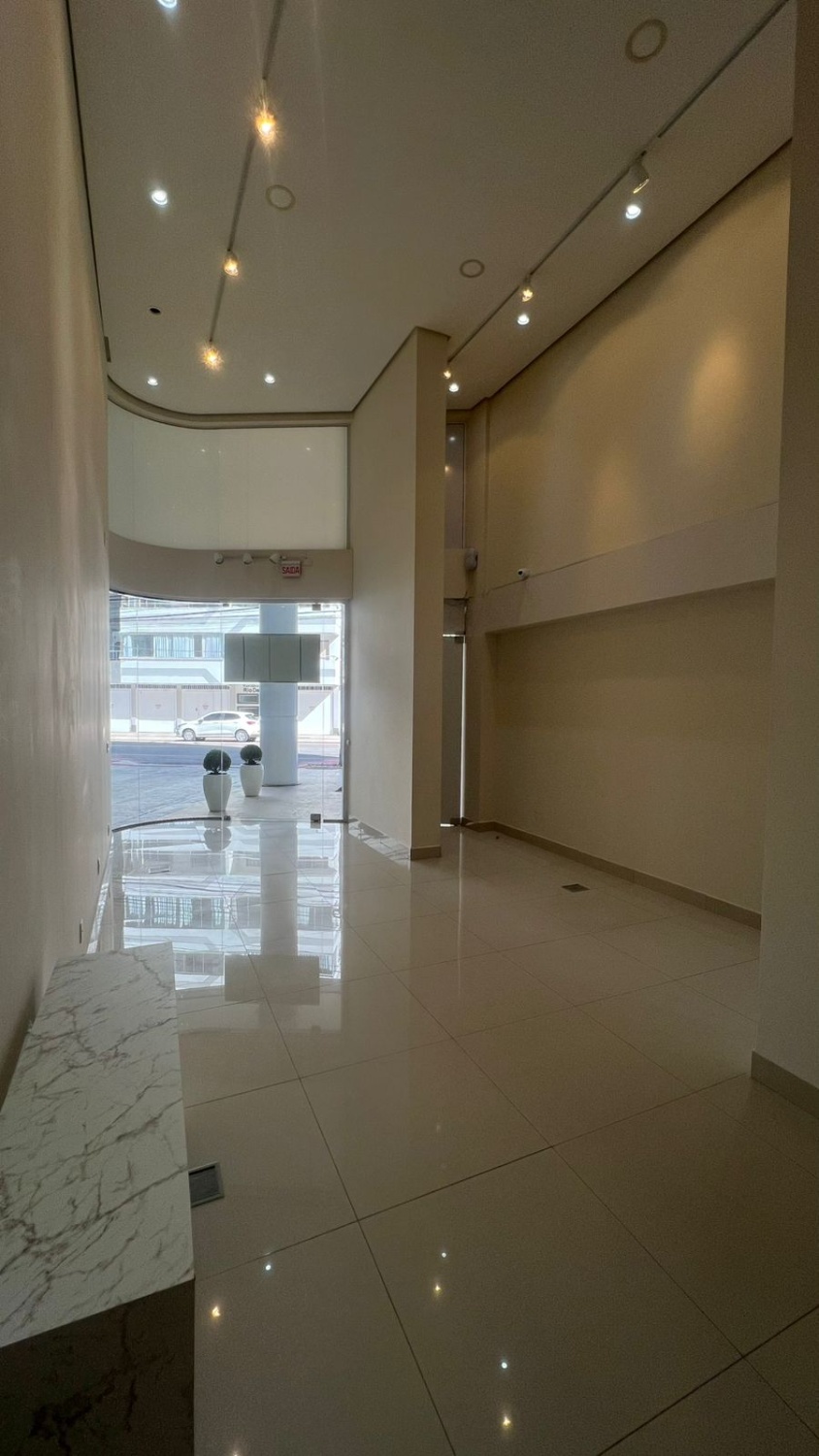 Sala Comercial no Edifício Le Majestic Residence em Balneário Camboriú - foto 14