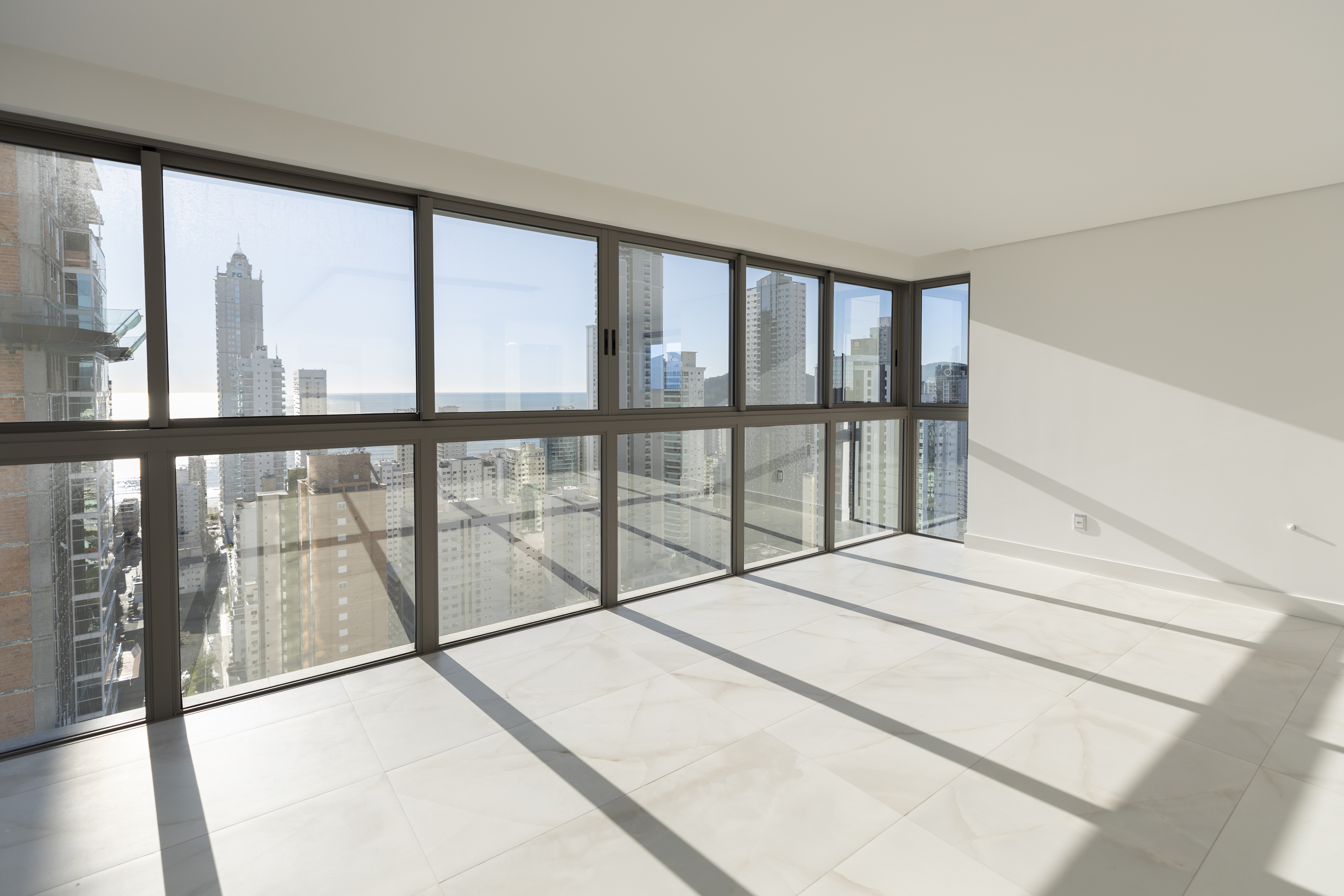 Apartamento no Edifício Ocean Breeze Residence em Balneário Camboriú - foto 2