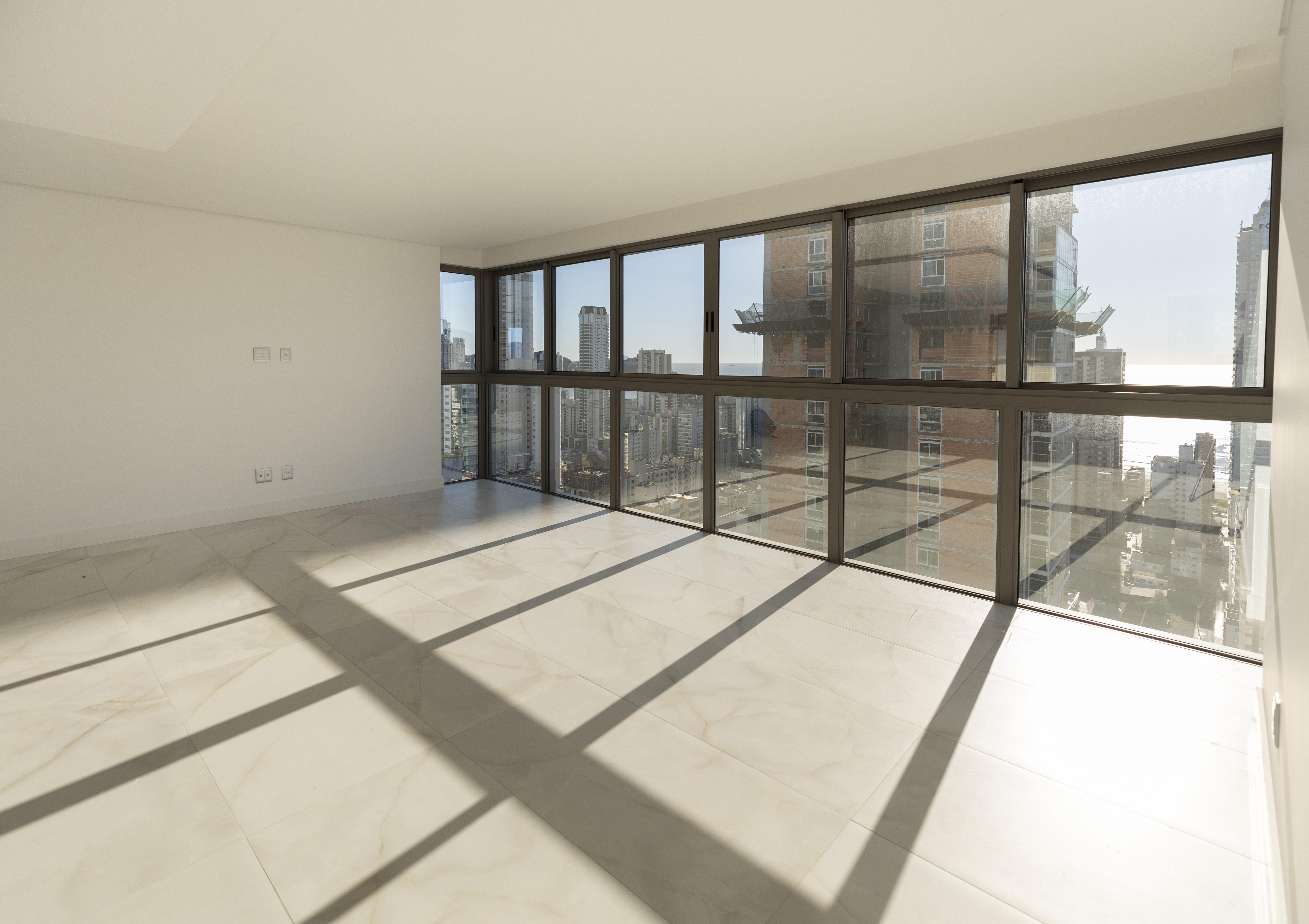 Apartamento no Edifício Ocean Breeze Residence em Balneário Camboriú - foto 3