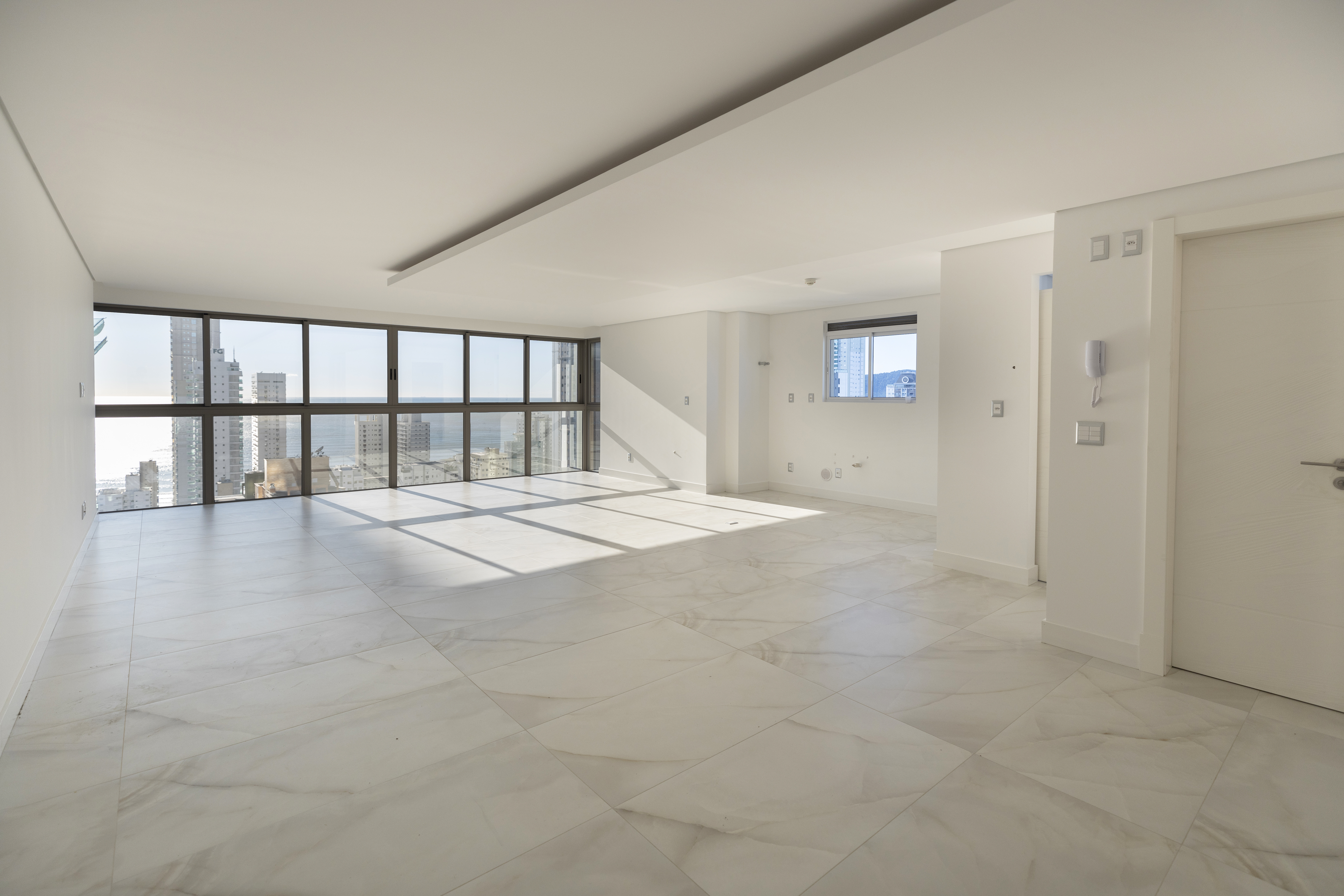 Apartamento no Edifício Ocean Breeze Residence em Balneário Camboriú - foto 4