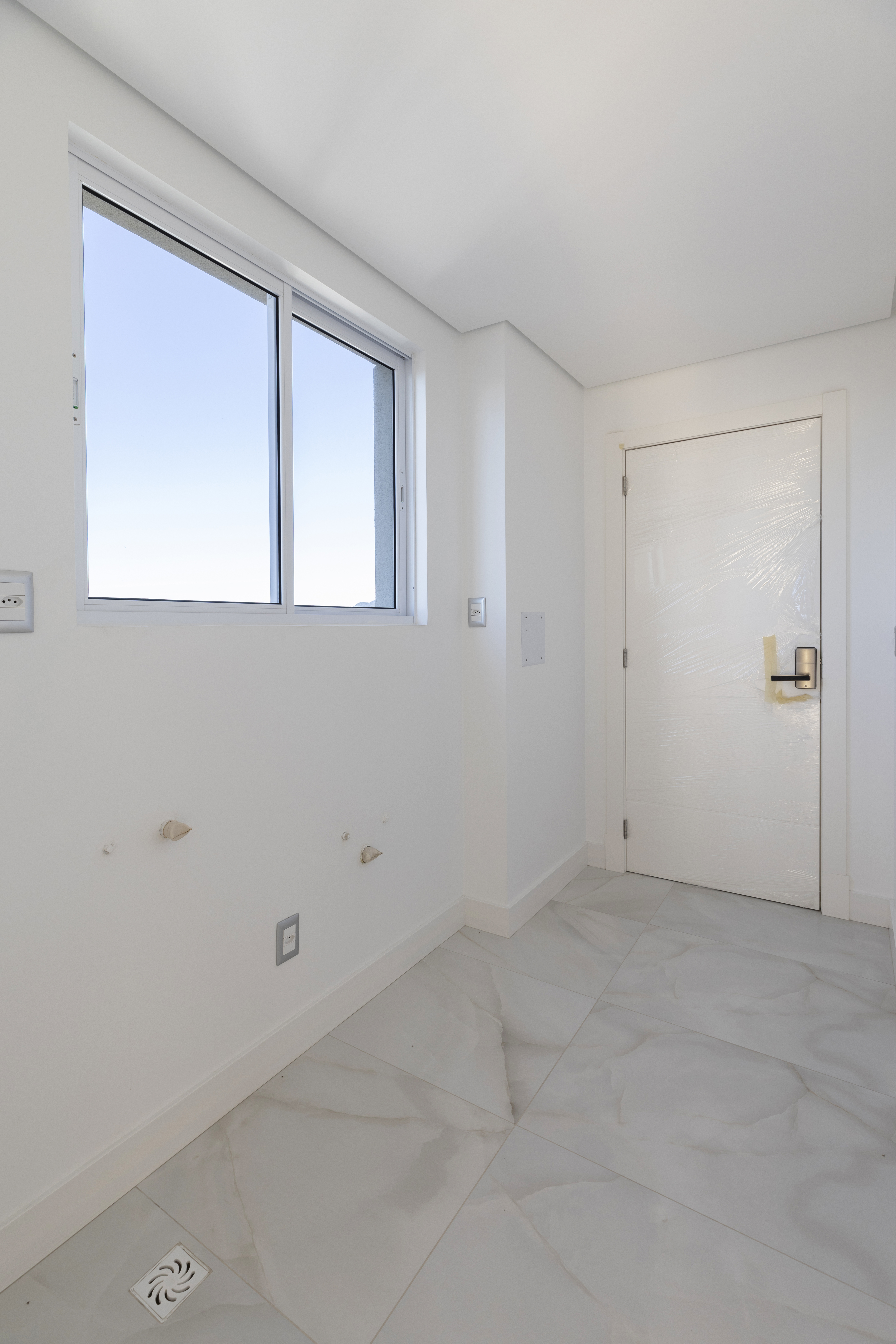 Apartamento no Edifício Ocean Breeze Residence em Balneário Camboriú - foto 9