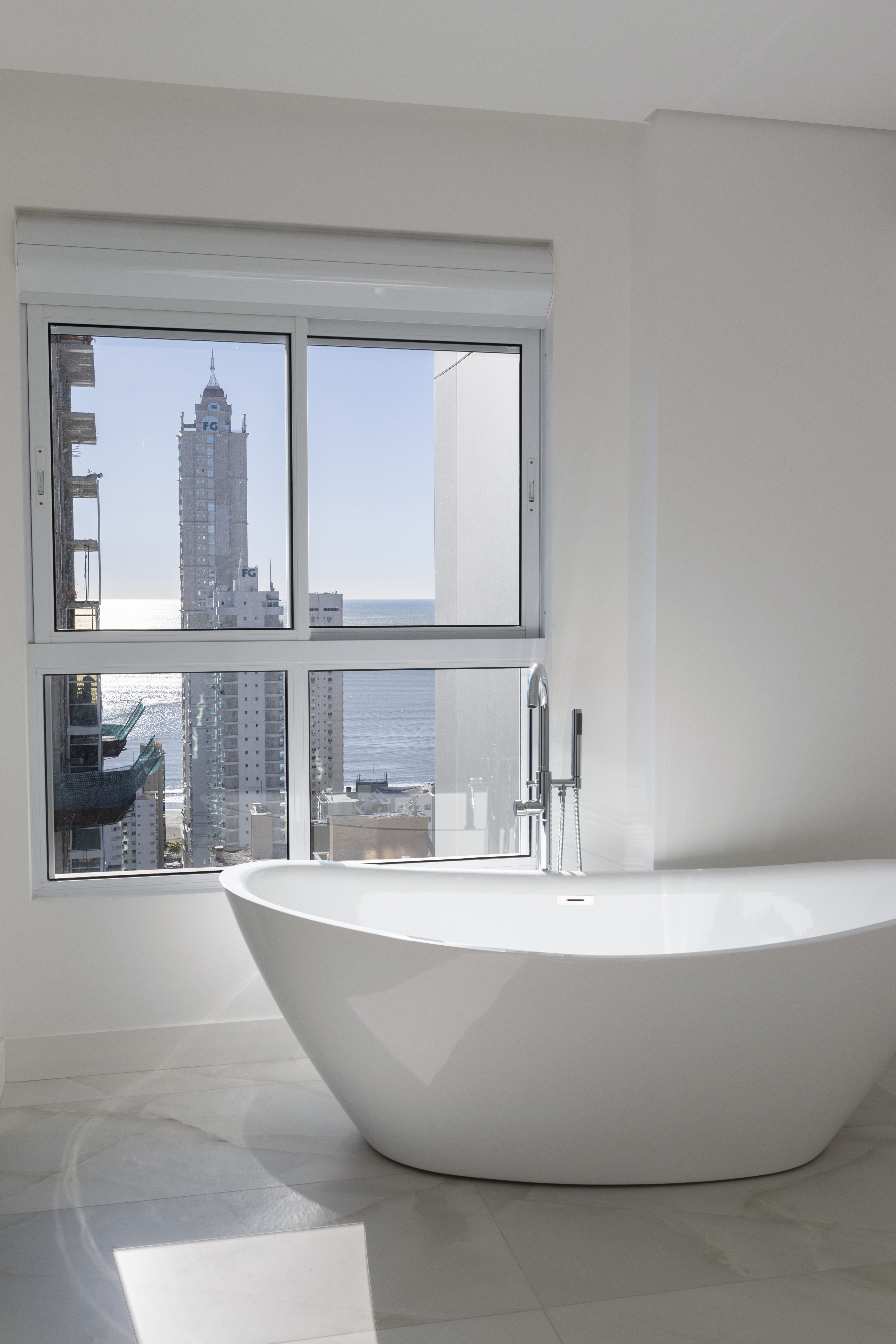 Apartamento no Edifício Ocean Breeze Residence em Balneário Camboriú - foto 14