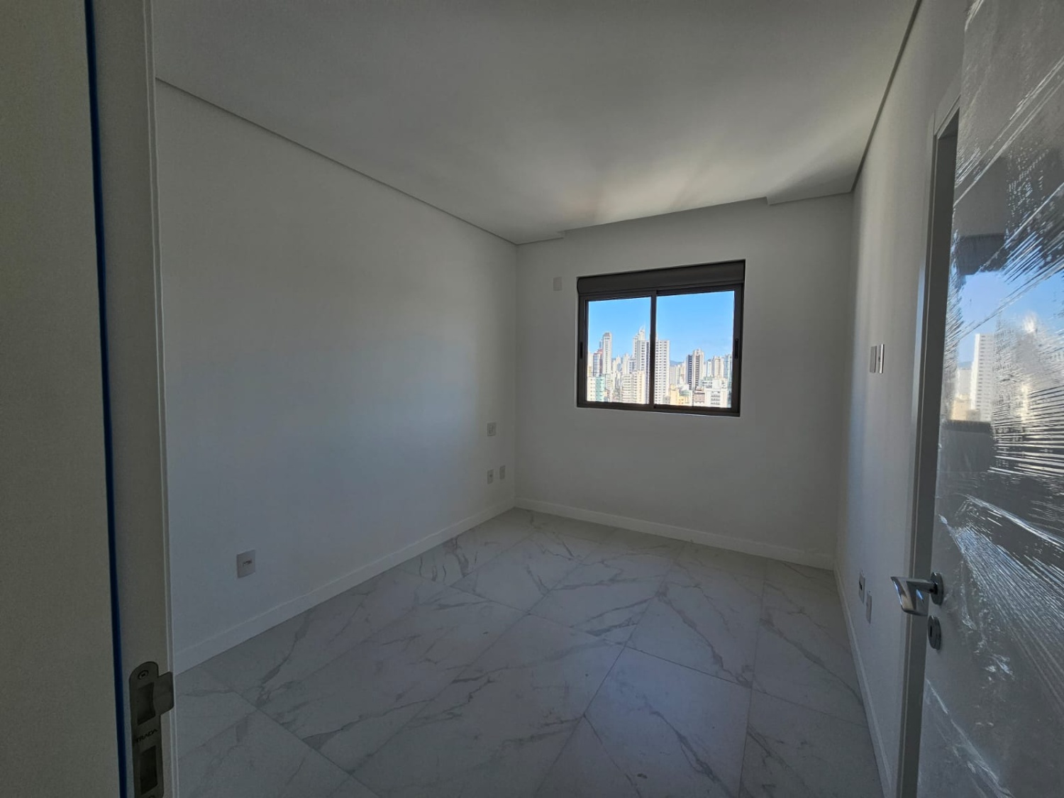 Apartamento no Edifício Las Brisas em Balneário Camboriú - foto 7