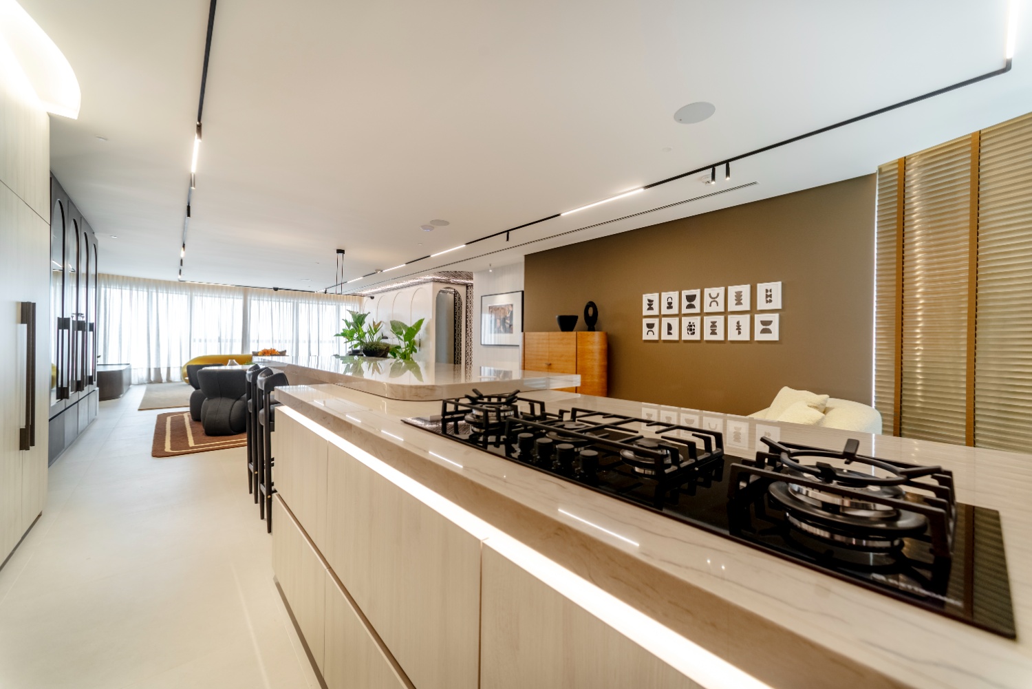Apartamento no Ed. Yachthouse by Pininfarina na Barra Sul em Balneário Camboriú - foto 4