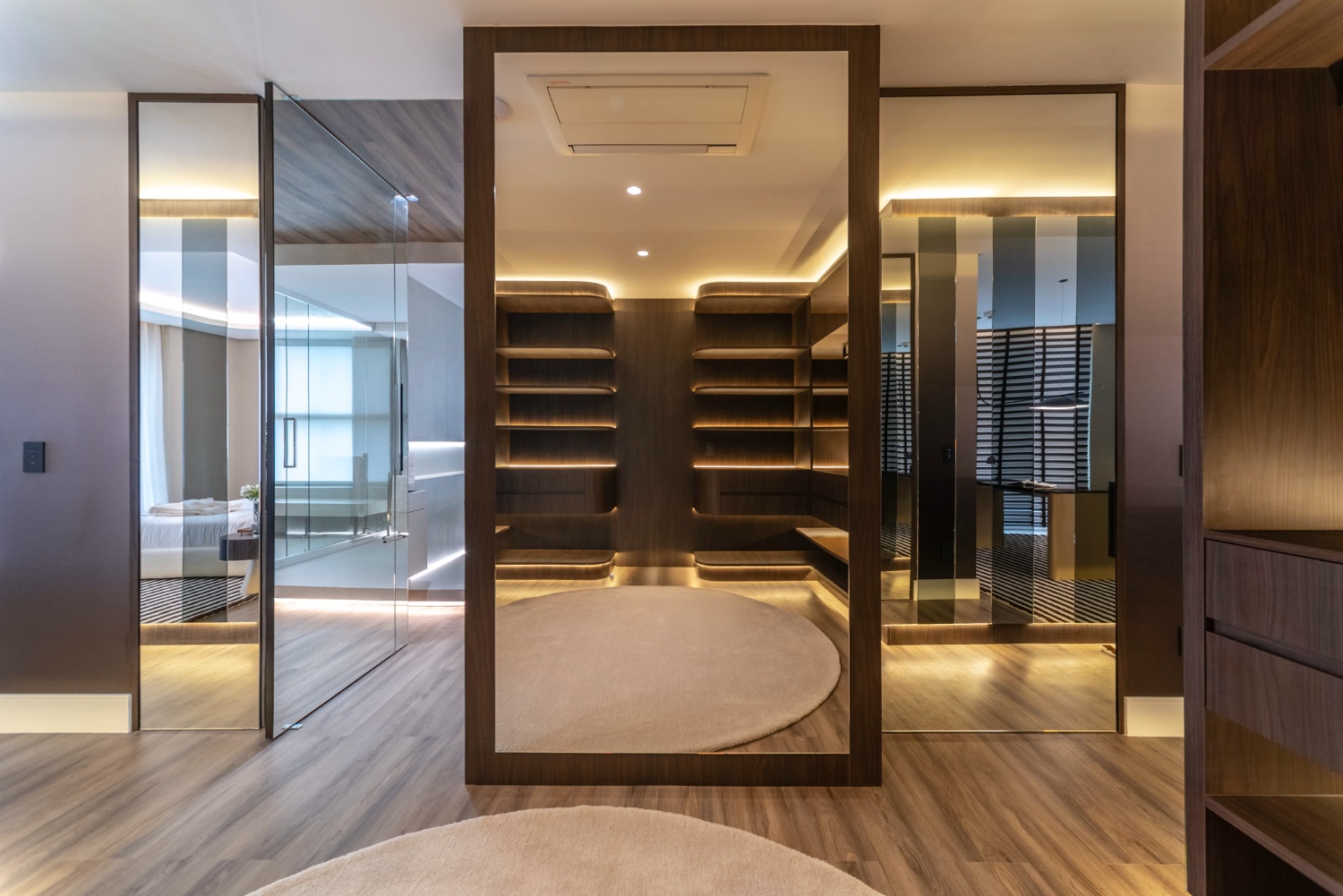Apartamento no Ed. Yachthouse by Pininfarina na Barra Sul em Balneário Camboriú - foto 9