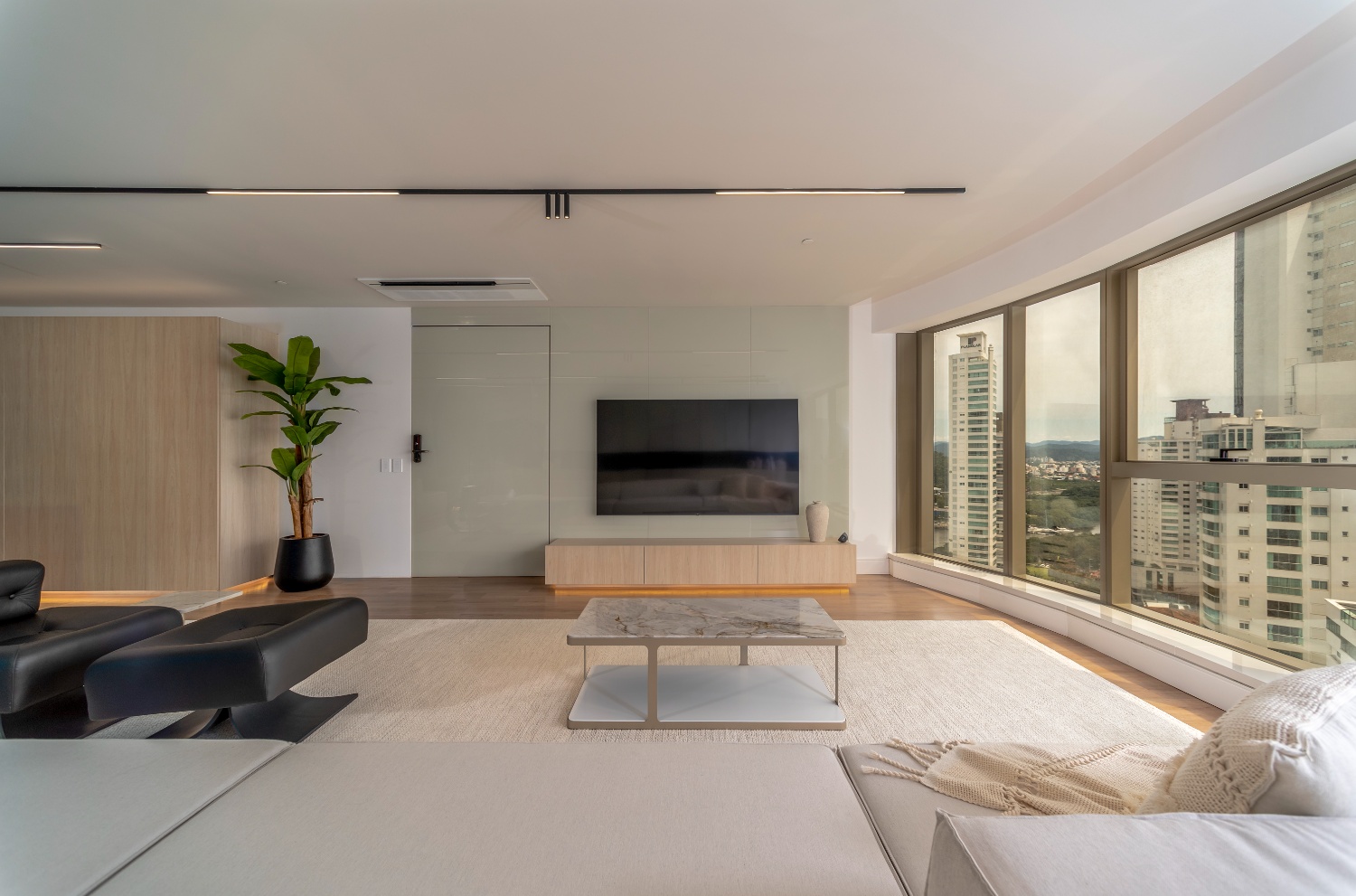 Apartamento no Ed. Yachthouse by Pininfarina na Barra Sul em Balneário Camboriú - foto 6