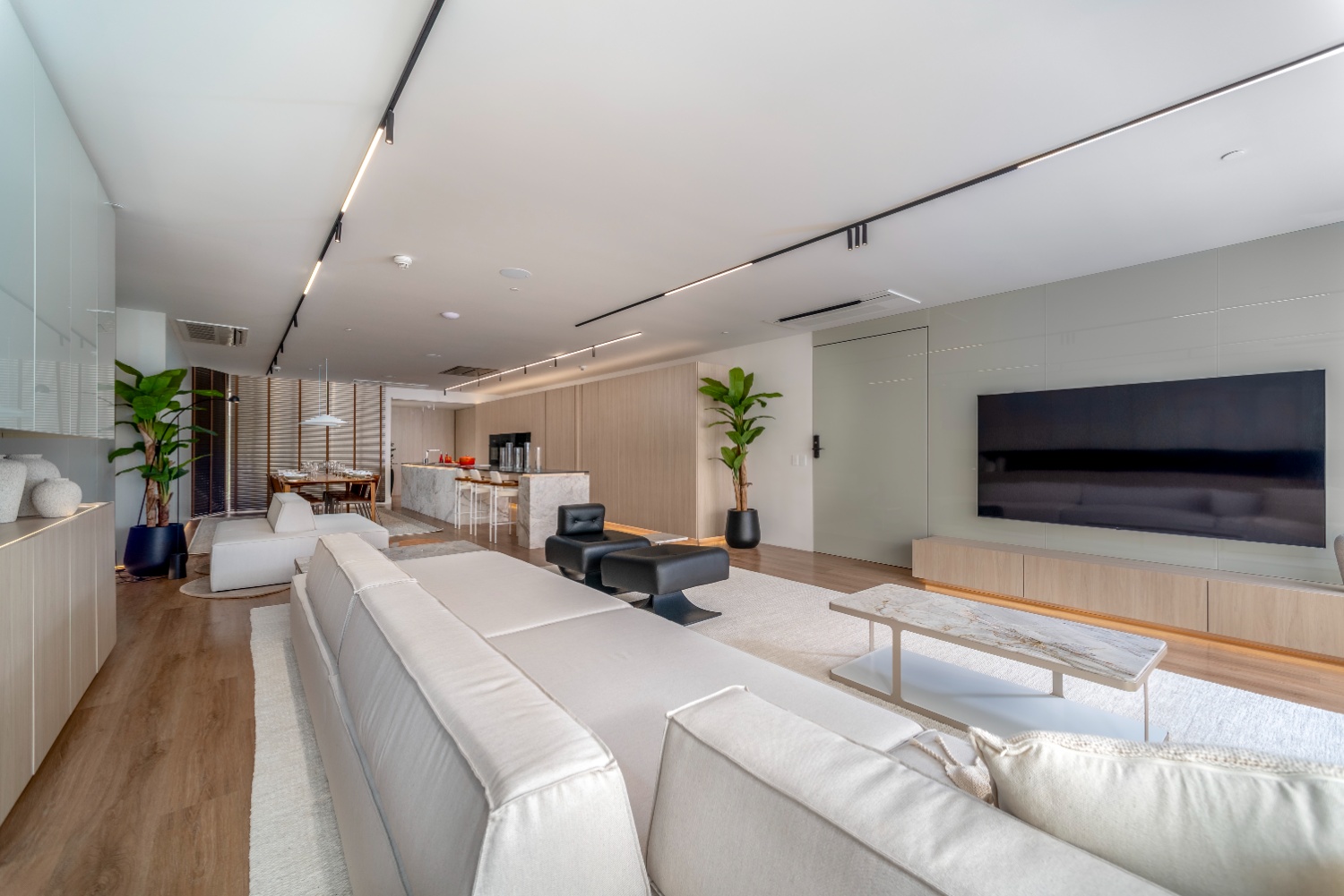 Apartamento no Ed. Yachthouse by Pininfarina na Barra Sul em Balneário Camboriú - foto 13