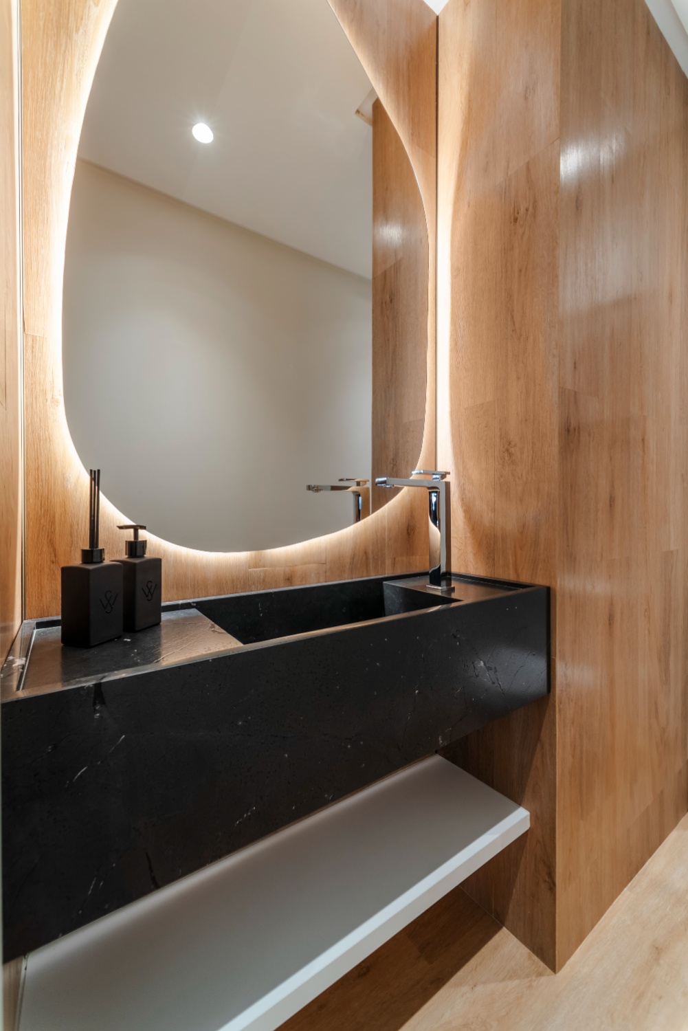 Apartamento no Ed. Yachthouse by Pininfarina na Barra Sul em Balneário Camboriú - foto 14
