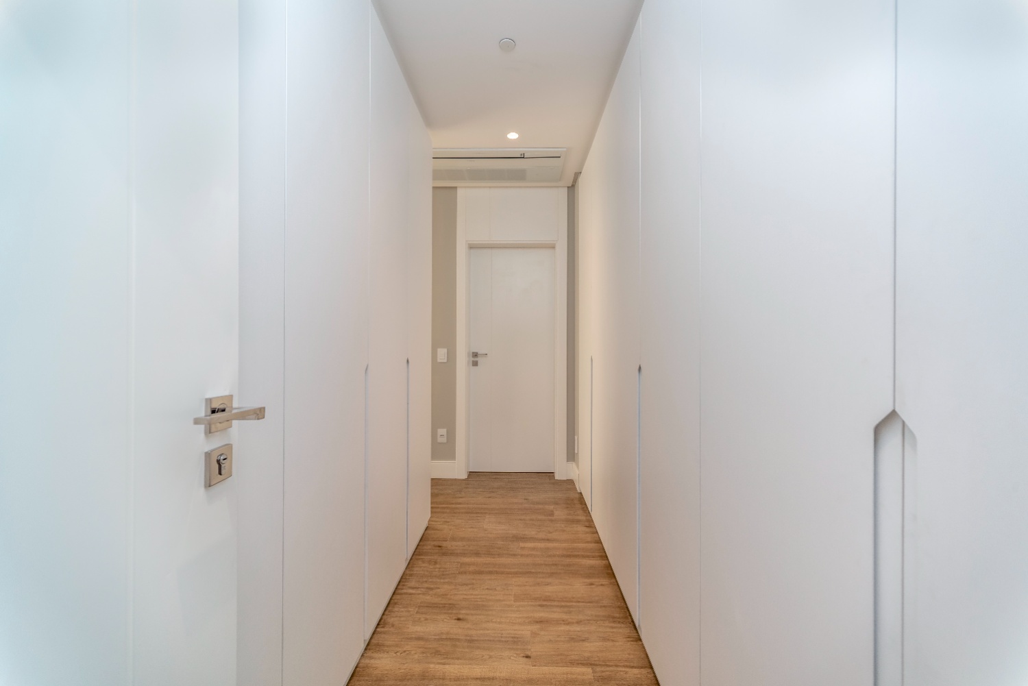 Apartamento no Ed. Yachthouse by Pininfarina na Barra Sul em Balneário Camboriú - foto 27