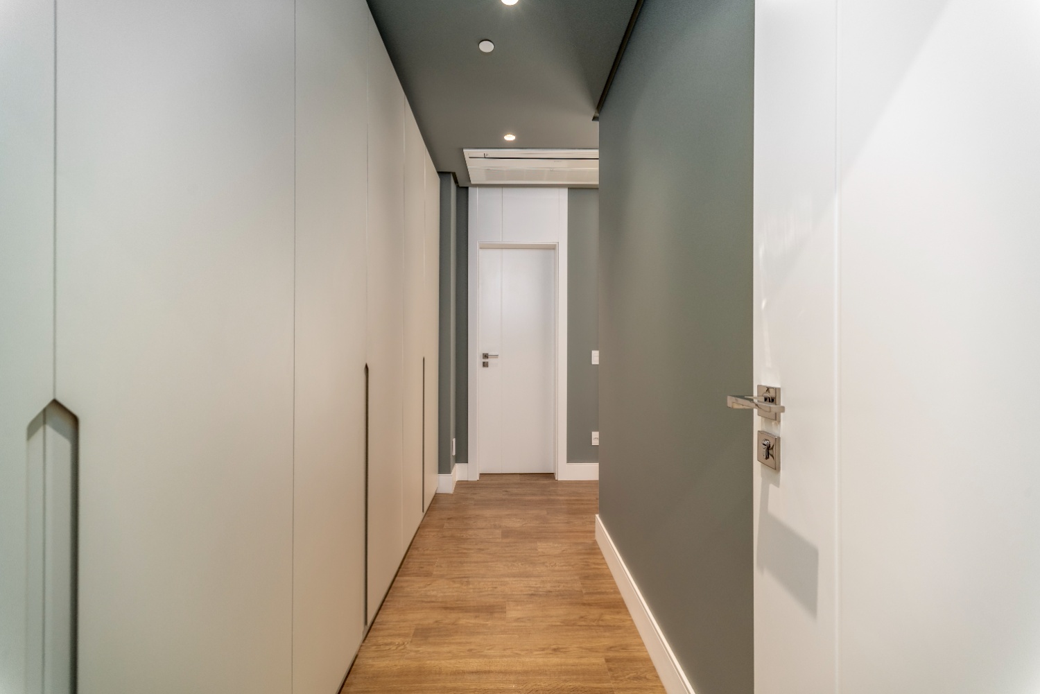 Apartamento no Ed. Yachthouse by Pininfarina na Barra Sul em Balneário Camboriú - foto 31