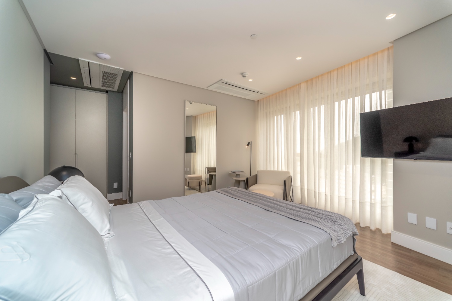 Apartamento no Ed. Yachthouse by Pininfarina na Barra Sul em Balneário Camboriú - foto 34