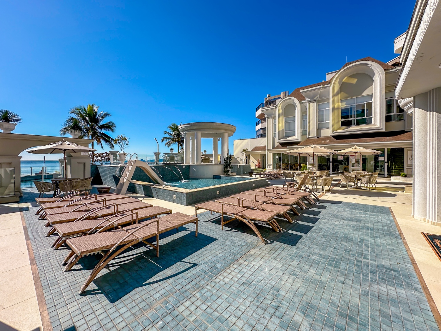 Apartamento no Edifício Magnifique Imperiale em Itapema - foto 21