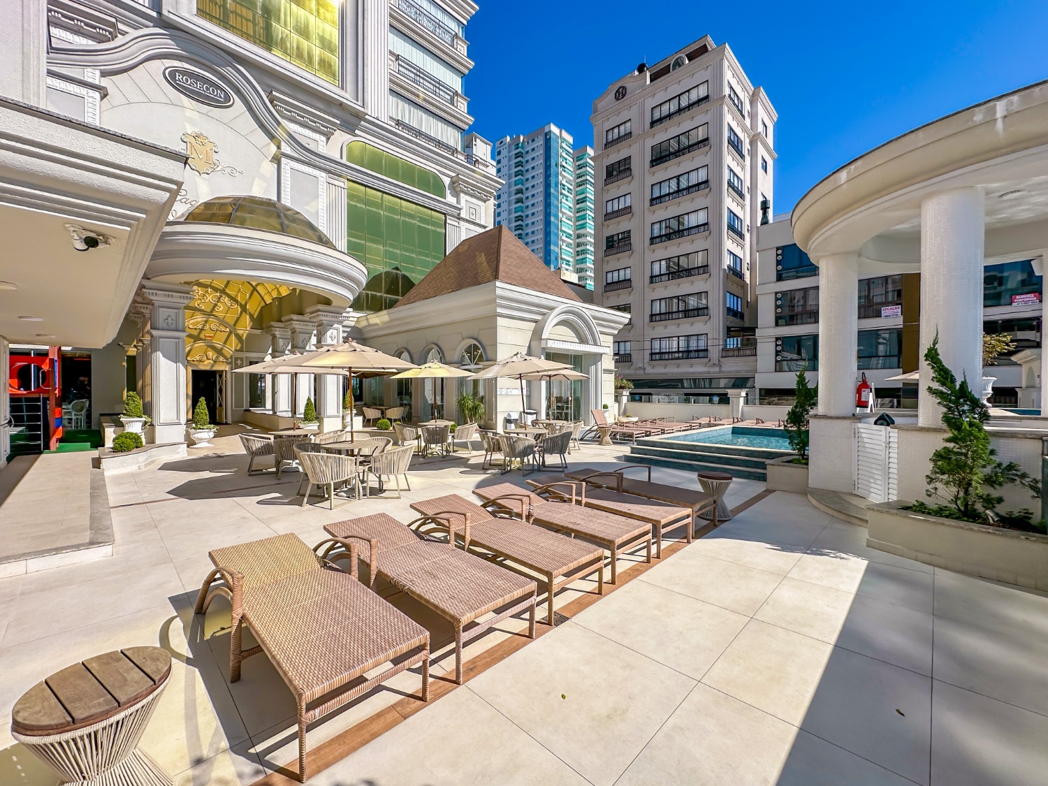 Apartamento no Edifício Magnifique Imperiale em Itapema - foto 23