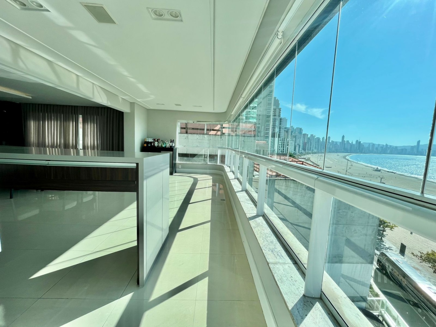 Apartamento no Edifício Summer Beach em Balneário Camboriú - foto 3