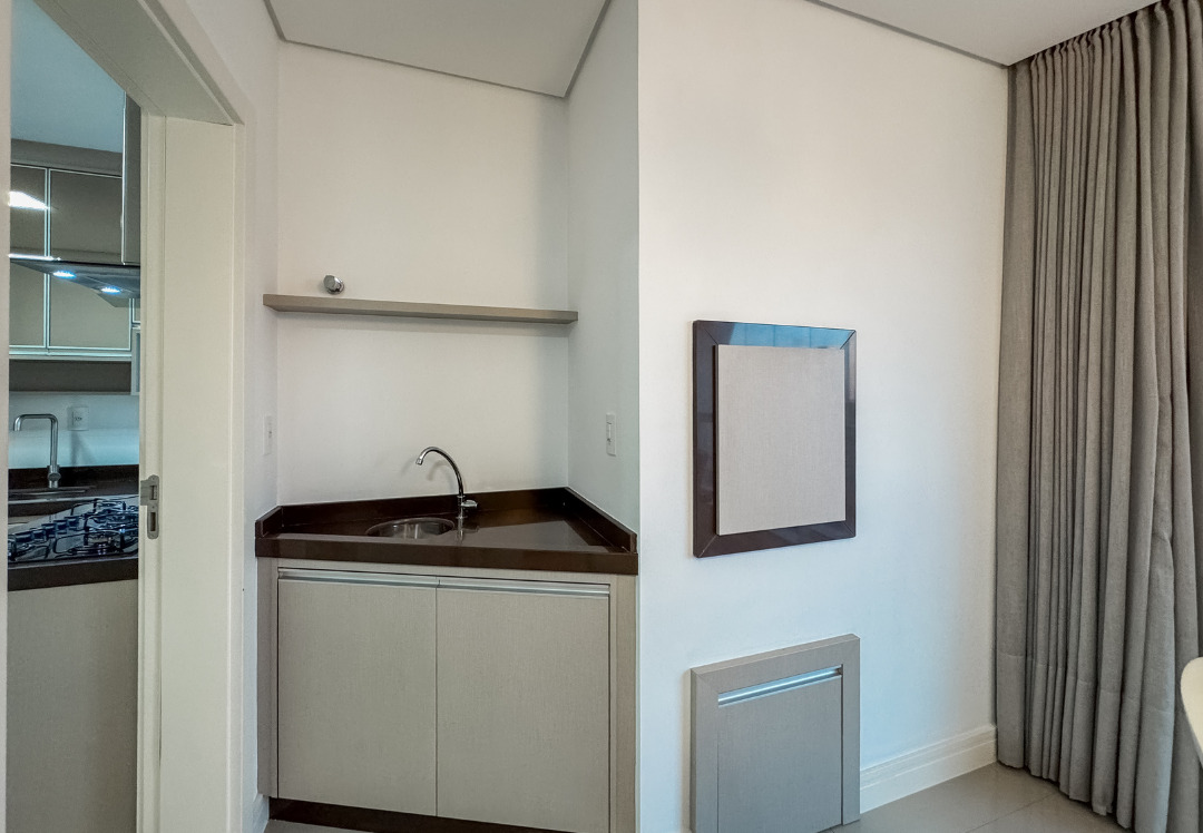 Apartamento no Edifício Terra e Mar em Balneário Camboriú - foto 4