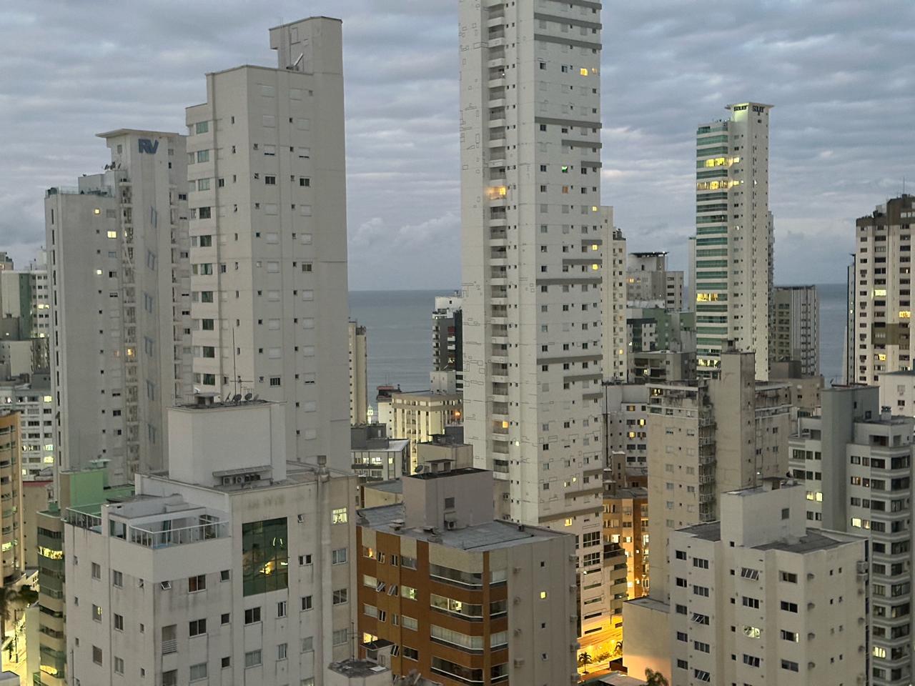 Apartamento no Edifício Peniche Residence em Balneário Camboriú - foto 8