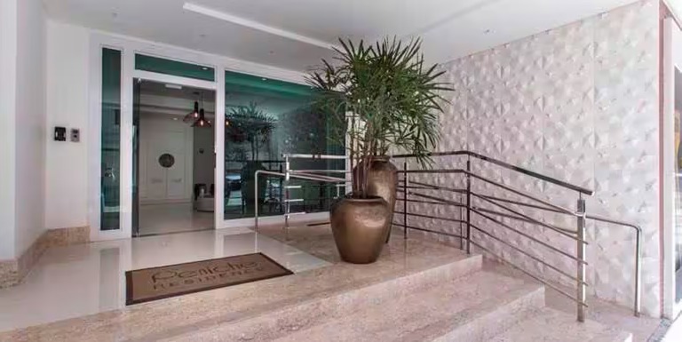 Apartamento no Edifício Peniche Residence em Balneário Camboriú - foto 18