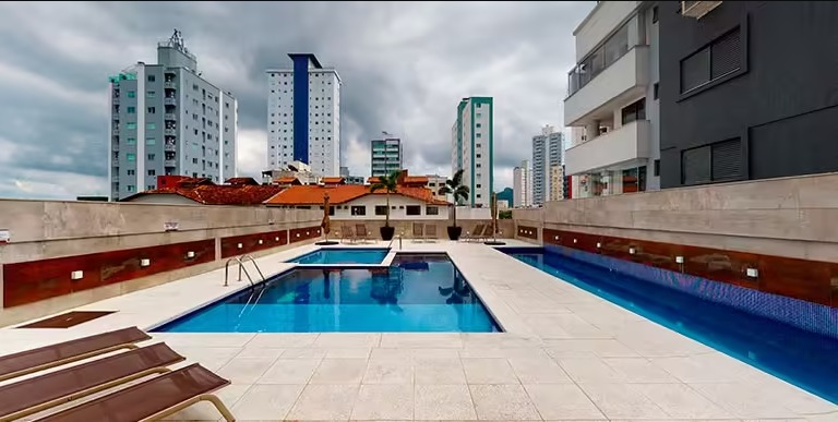 Apartamento no Edifício Peniche Residence em Balneário Camboriú - foto 19