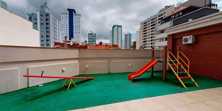 Apartamento no Edifício Peniche Residence em Balneário Camboriú - foto 20