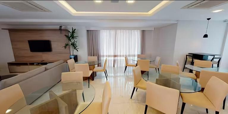 Apartamento no Edifício Peniche Residence em Balneário Camboriú - foto 24